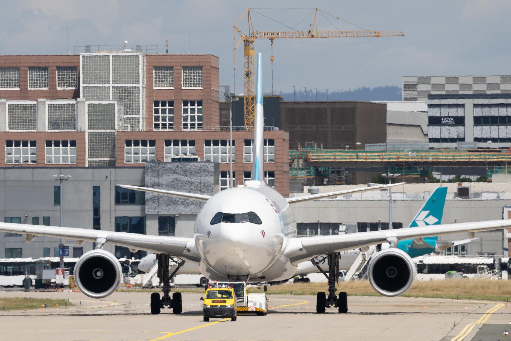 Frankfurt Airport: Eurowings Discover (4Y / OCN) |  Airbus A330-203 A332 | D-AXGB | MSN 0684