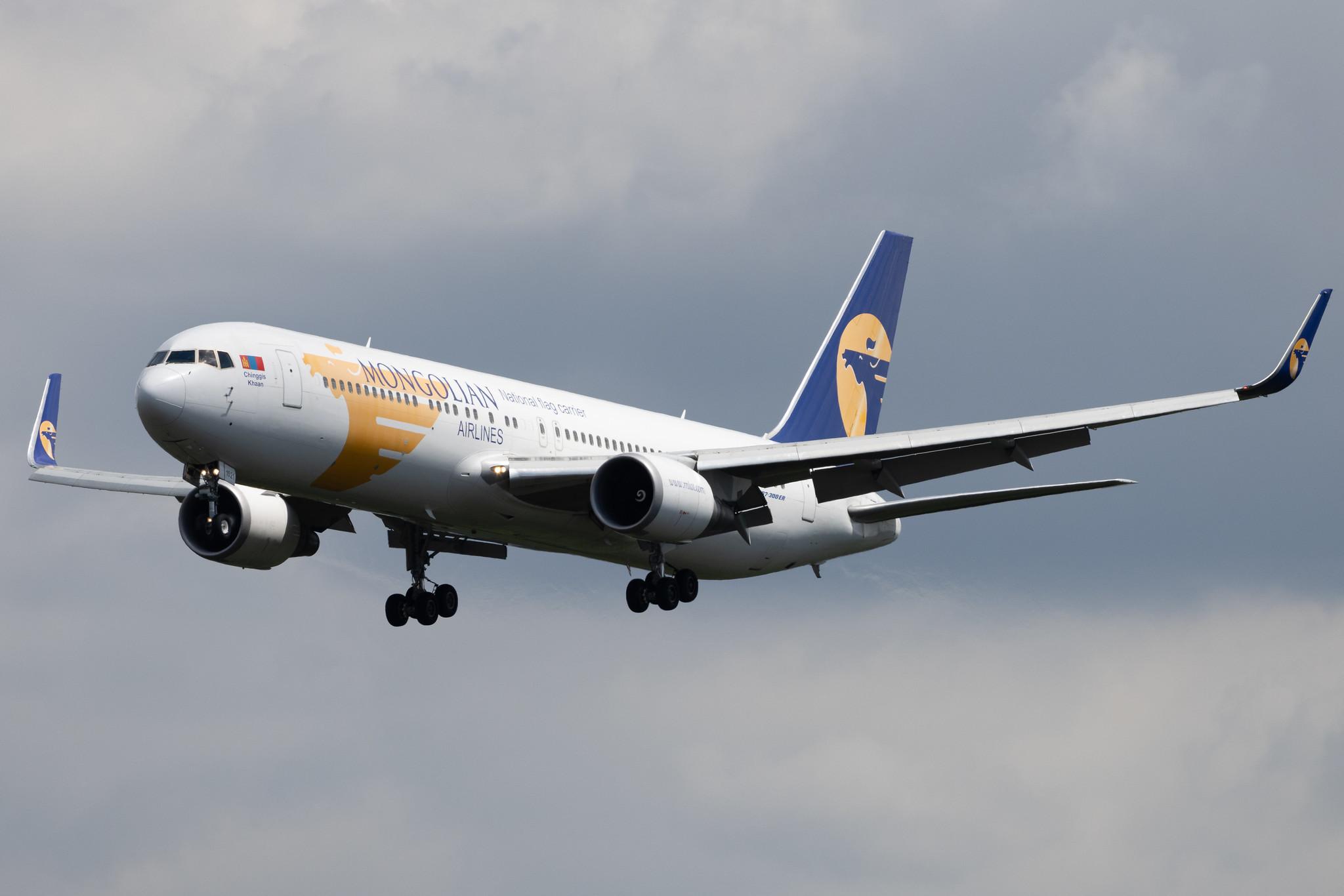 Frankfurt Airport: MIAT Mongolian Airlines (OM / MGL) |  Boeing 767-34G(ER) B763 | JU-1021 | MSN 41519