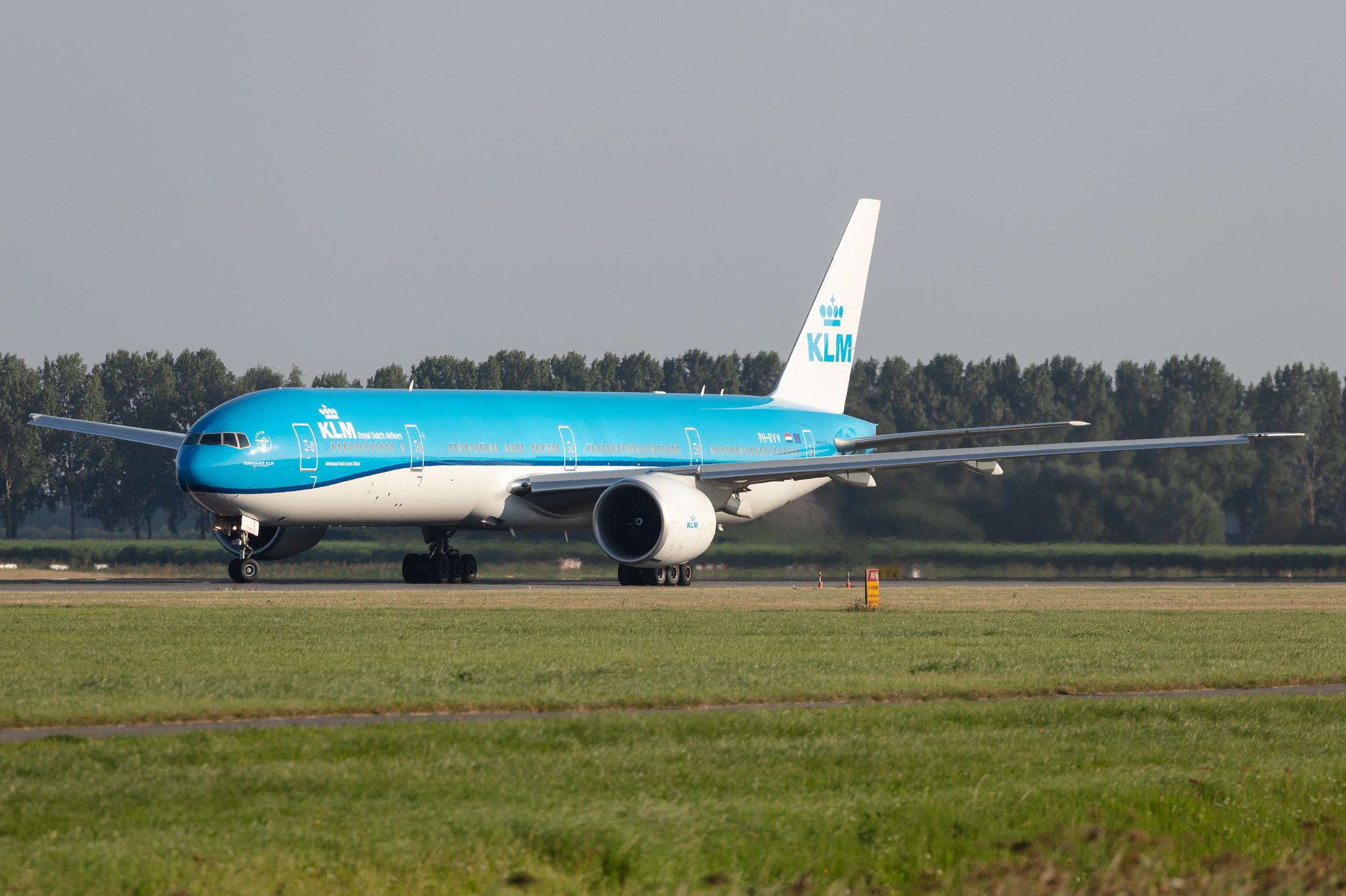Amsterdam Schiphol: KLM (KL / KLM) |  Boeing 777-300(ER) B77W | PH-BVV | MSN 66888