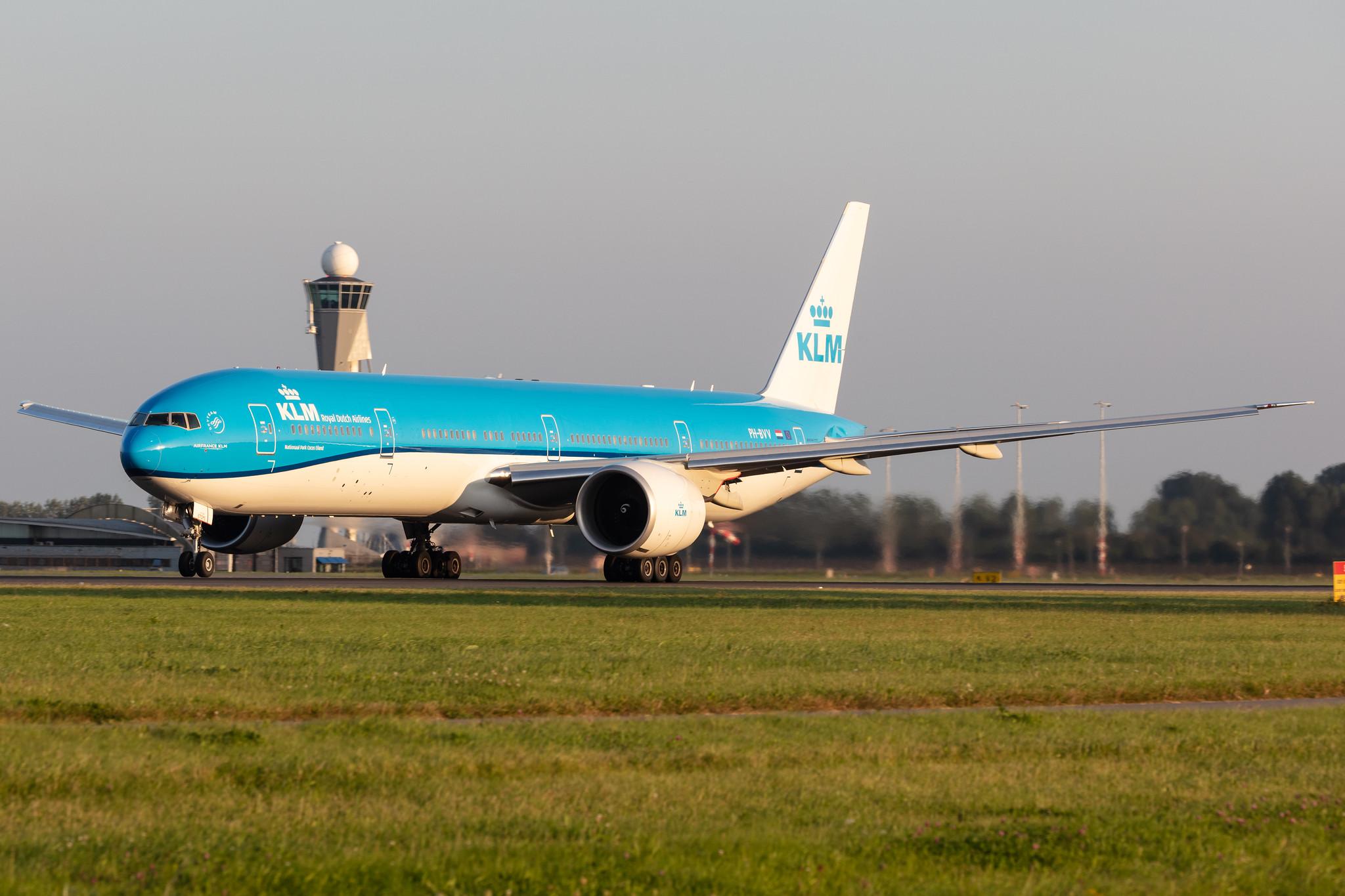 Amsterdam Schiphol: KLM (KL / KLM) |  Boeing 777-300(ER) B77W | PH-BVV | MSN 66888