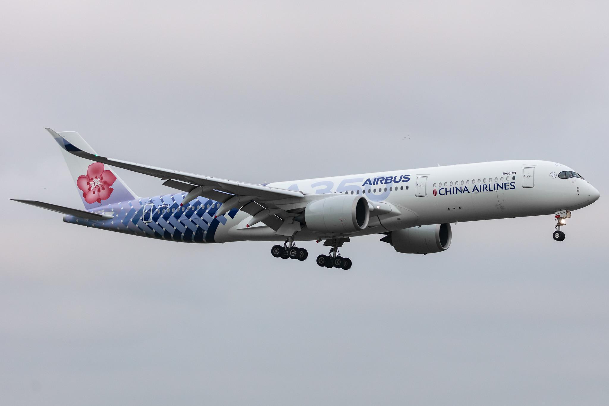 Amsterdam Schiphol: China Airlines (CI / CAL) |  Livery: Carbon Fibre - Airbus Livery |  Airbus A350-941 A359 | B-18918 | MSN 239