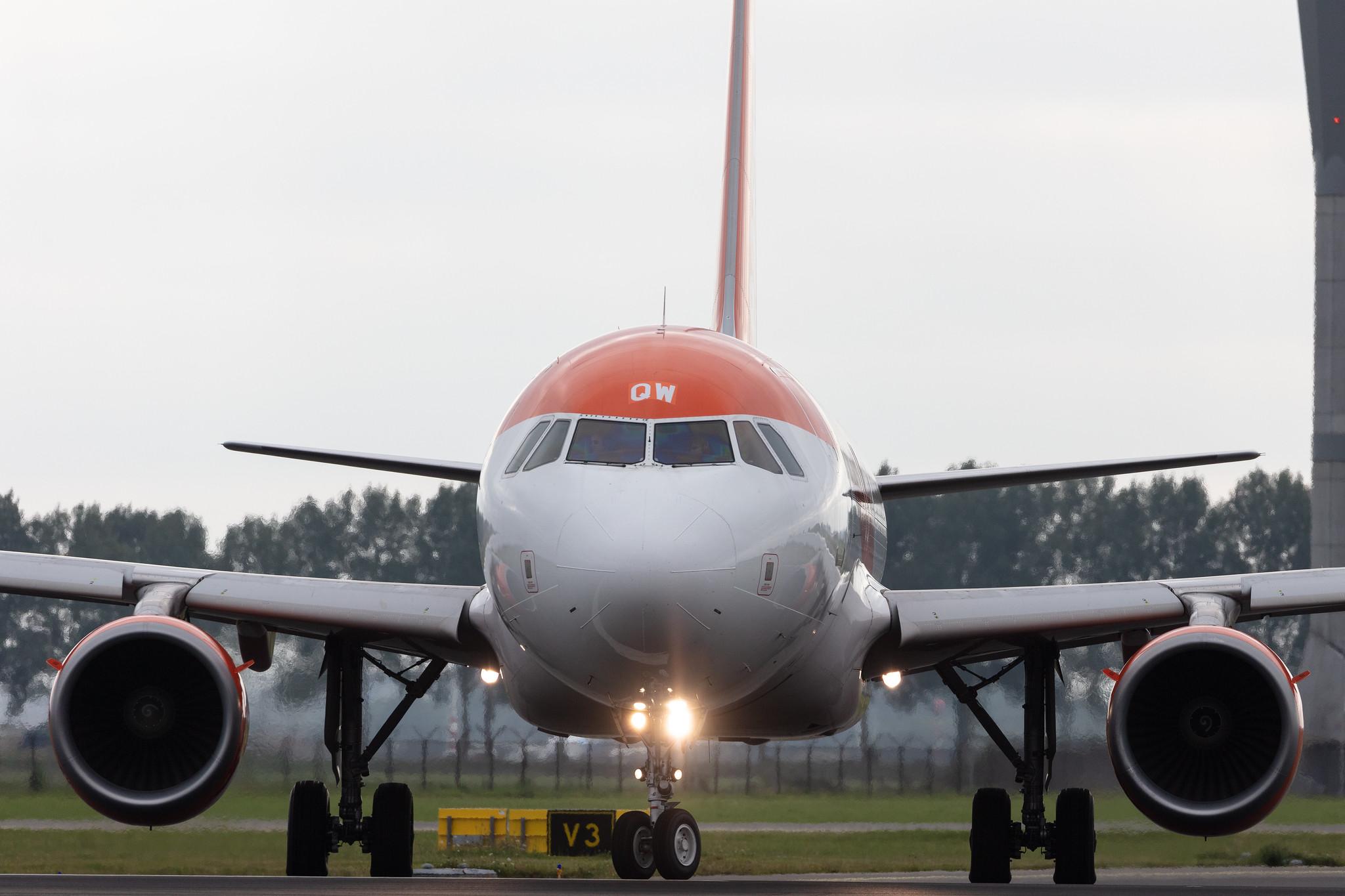 Amsterdam Schiphol: easyJet (U2 / EZY) | Operator: easyJet Europe |  Airbus A319-111 A319 | OE-LQW | MSN 4129