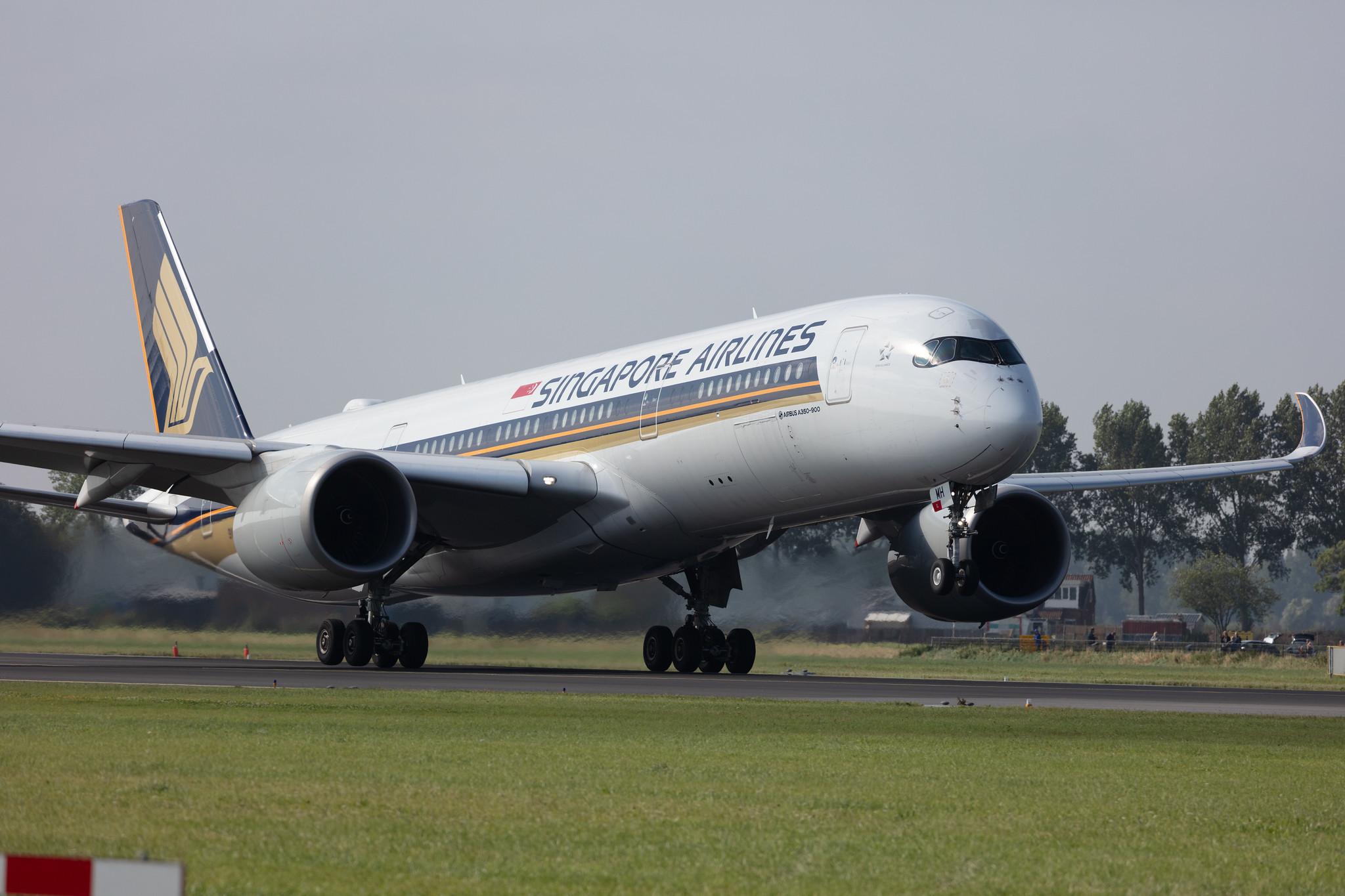 Amsterdam Schiphol: Singapore Airlines (SQ / SIA) |  Airbus A350-941 A359 | 9V-SMH | MSN 068