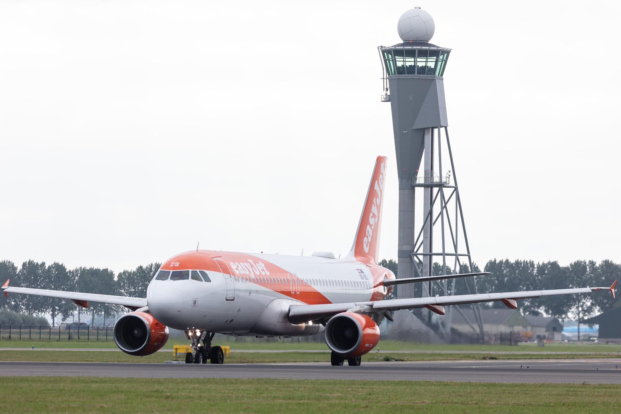 Amsterdam Schiphol: easyJet (U2 / EZY) | Operator: easyJet Europe |  Airbus A320-214 A320 | OE-IZS | MSN 3945