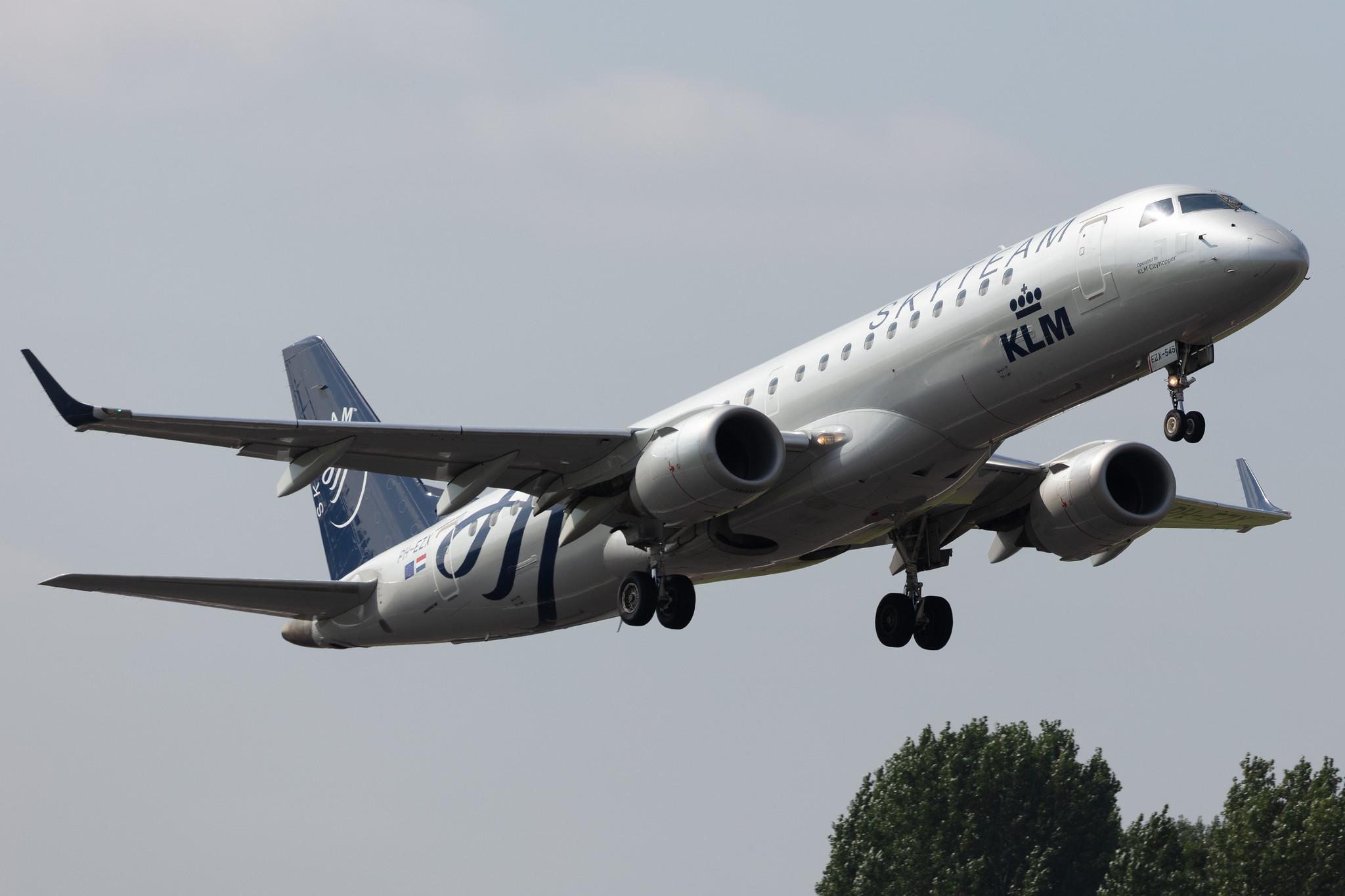 Amsterdam Schiphol: KLM (KL / KLM) |  Livery: SkyTeam Livery | Operator: KLM Cityhopper |  Embraer E190STD E190 | PH-EZX | MSN 19000545