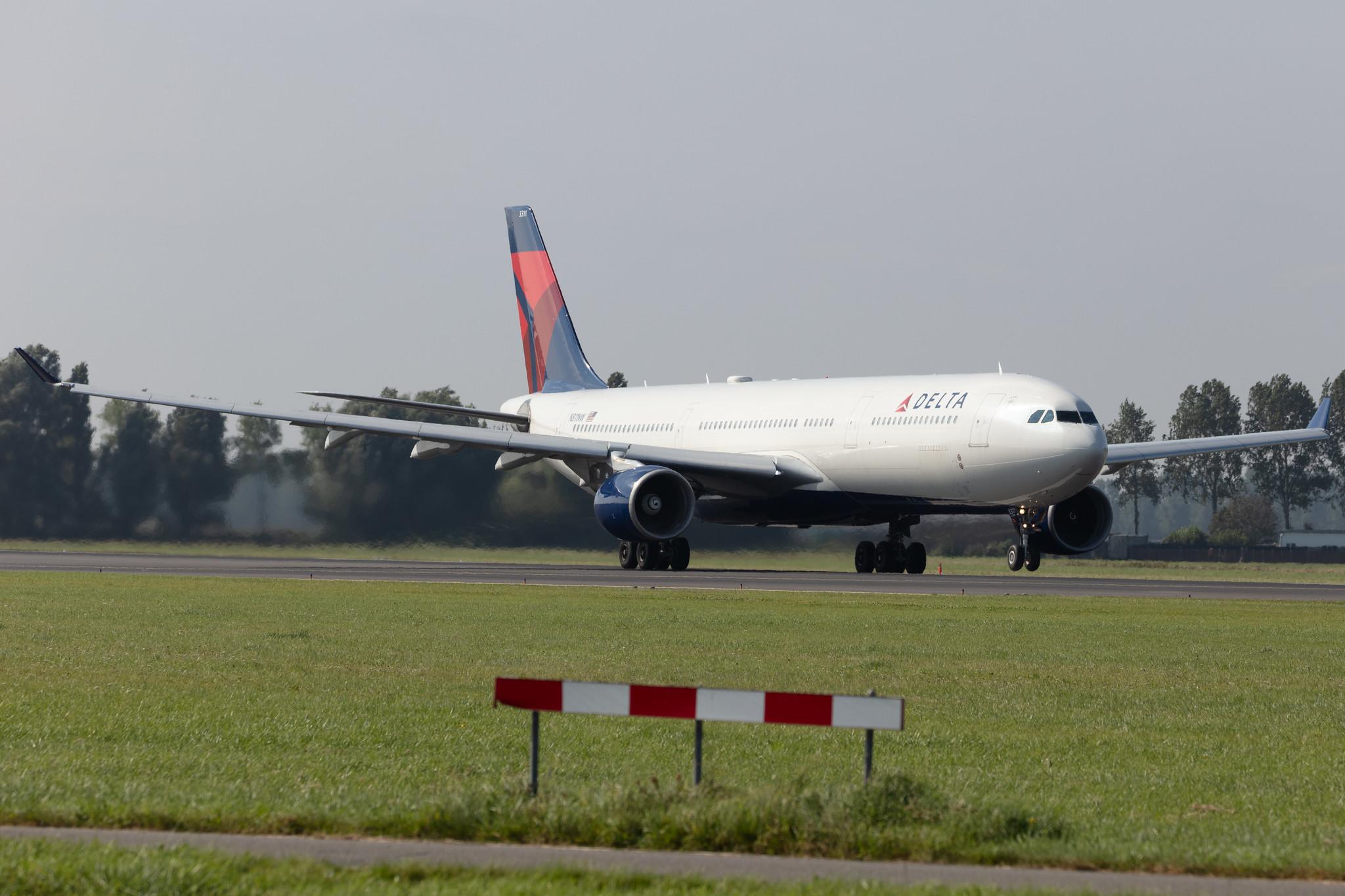 Amsterdam Schiphol: Delta Air Lines (DL / DAL) |  Airbus A330-323 A333 | N811NW | MSN 0690