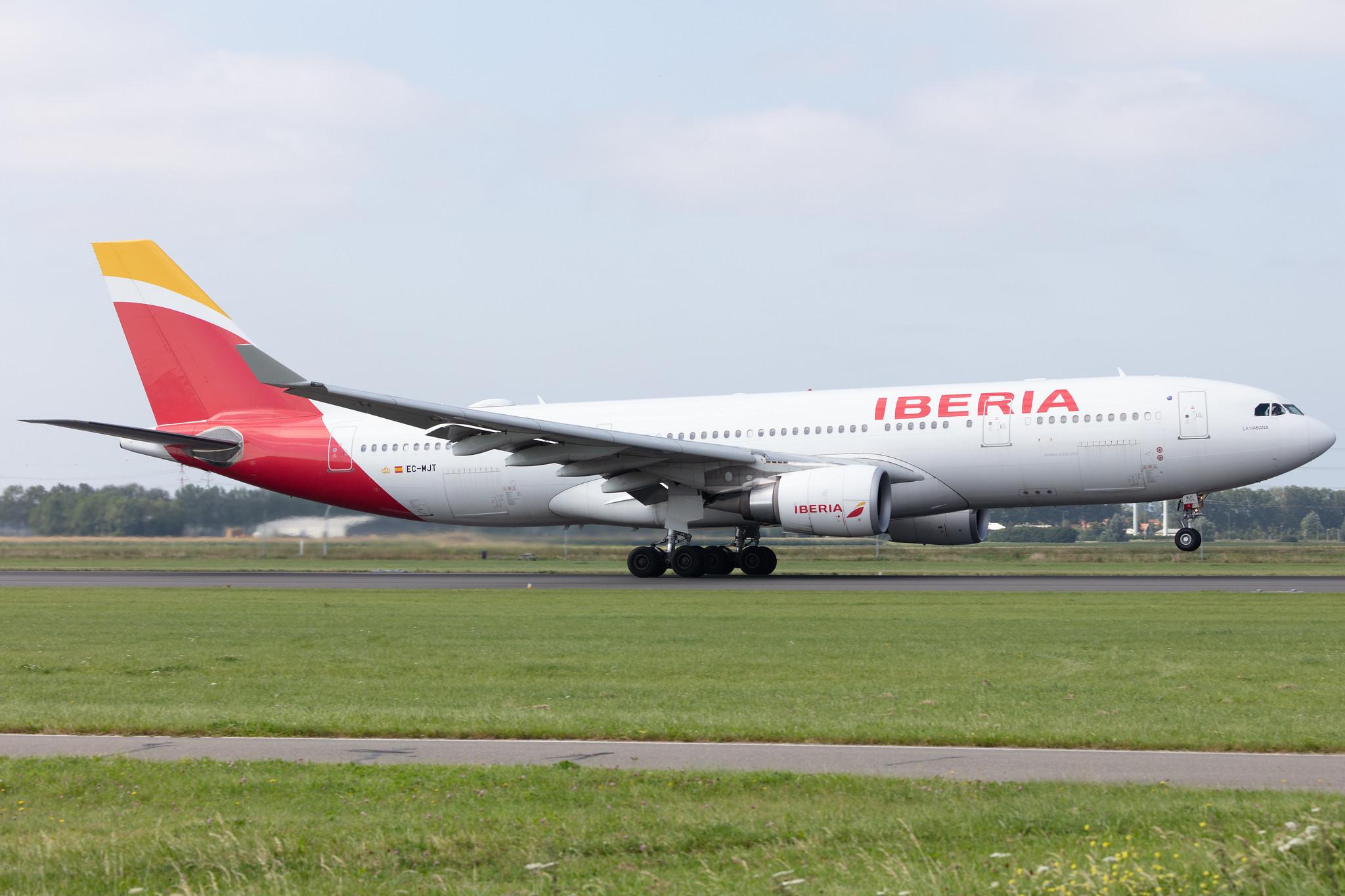 Amsterdam Schiphol: Iberia (IB / IBE) |  Airbus A330-202 A332 | EC-MJT | MSN 1710
