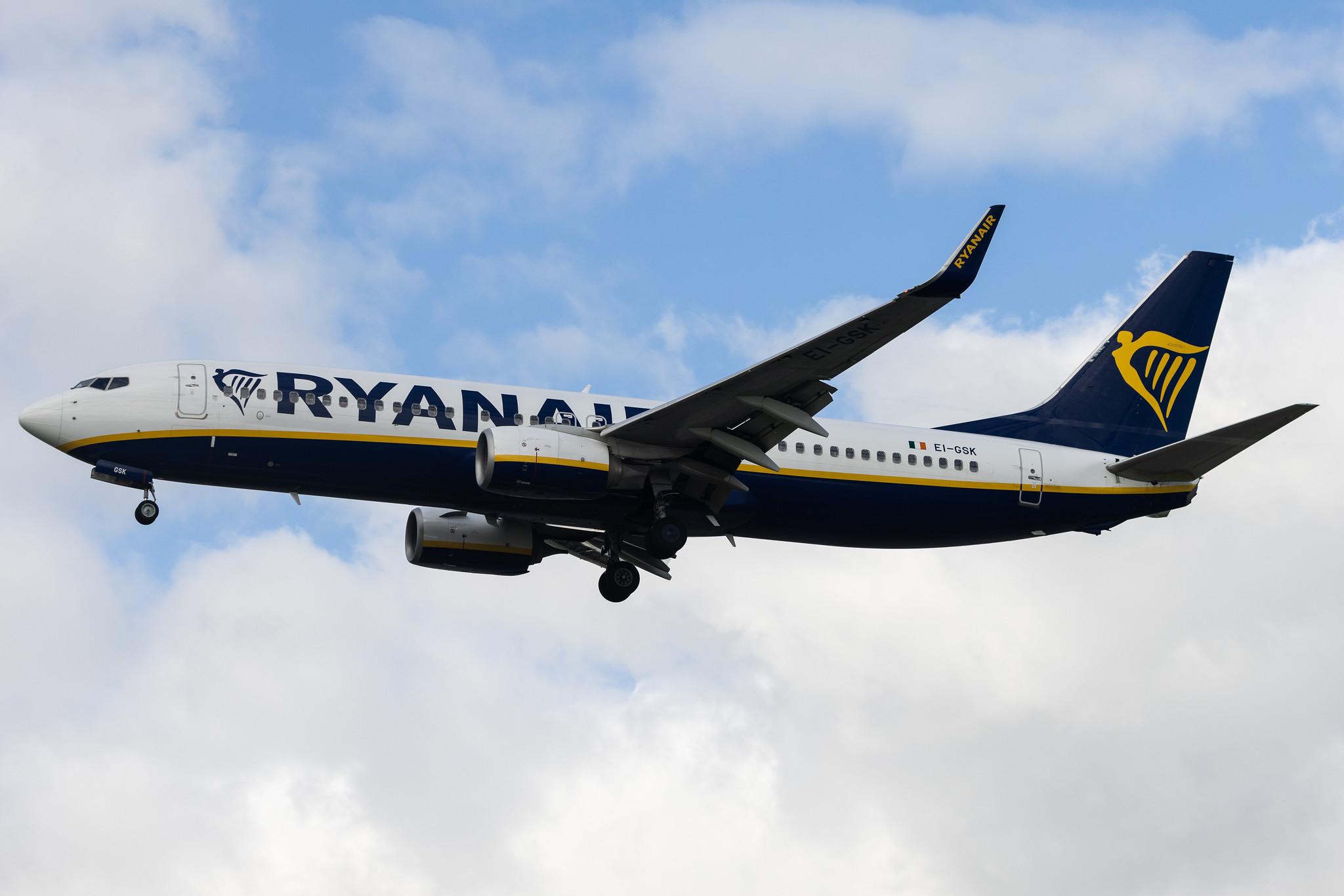 Aeroporto de Lisboa: Ryanair (FR / RYR) | Boeing 737-8AS B738 | EI-GSK | MSN 44855