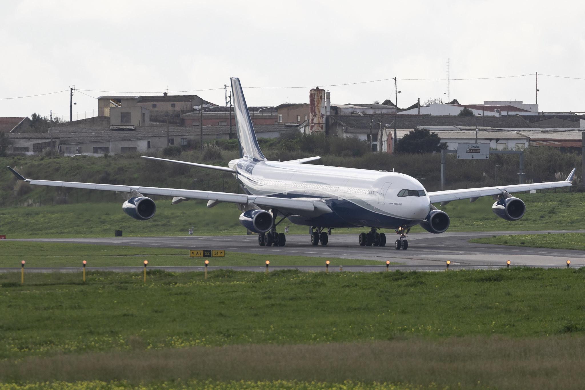 Aeroporto de Lisboa: Hi Fly (5K / HFY) | Operator: Hi Fly Malta | Airbus A340-312 A343 | 9H-SUN | MSN 0367