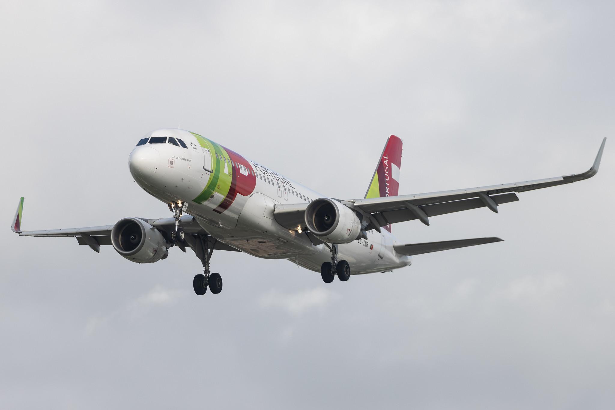 Aeroporto de Lisboa: TAP Air Portugal (TP / TAP) | Airbus A320-214 A320 | CS-TNR | MSN 3883