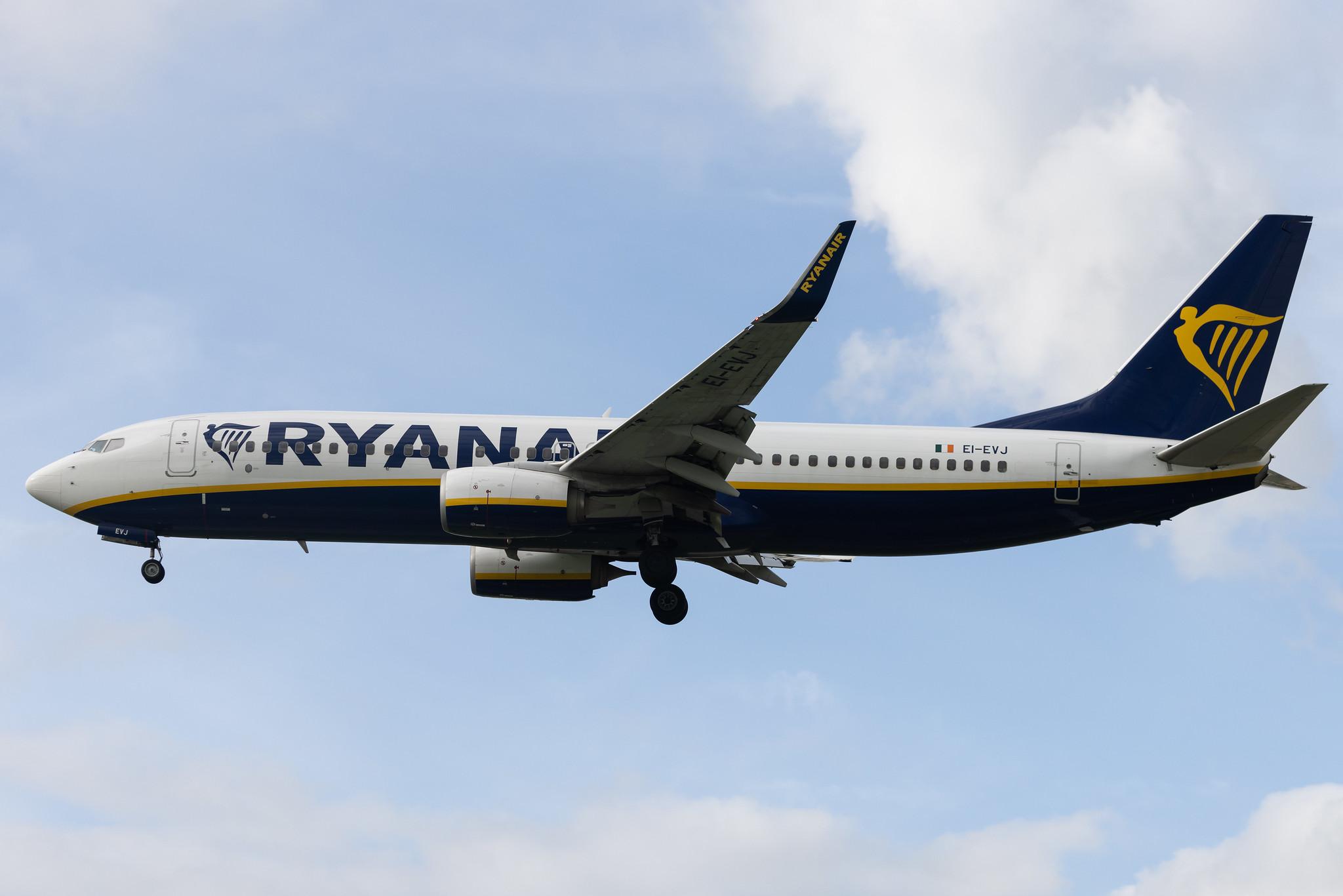 Aeroporto de Lisboa: Ryanair (FR / RYR) | Boeing 737-8AS B738 | EI-EVJ | MSN 38501