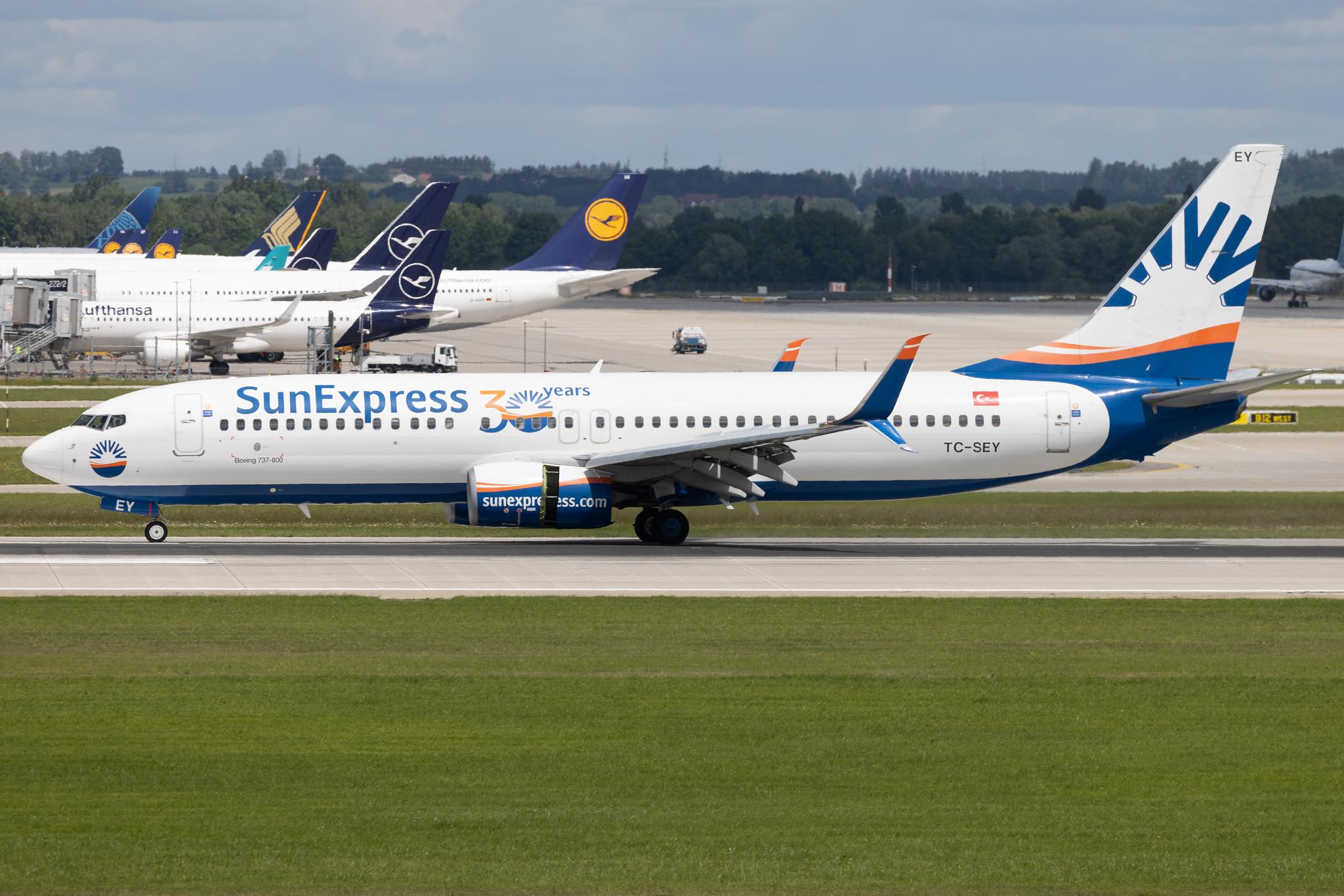 Munich Airport: SunExpress (XQ / SXS) | Boeing 737-8HC B738 | TC-SEY | MSN 61182