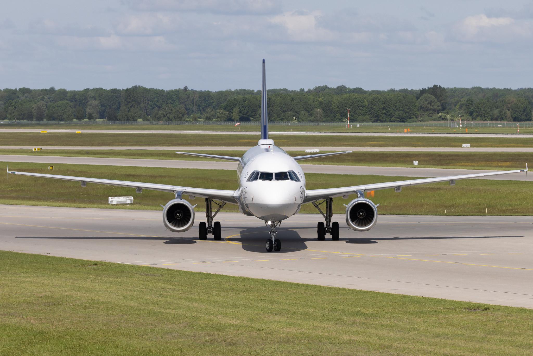 Munich Airport: Lufthansa (LH / DLH) | Airbus A321-231 A321 | D-AISV | MSN 4050