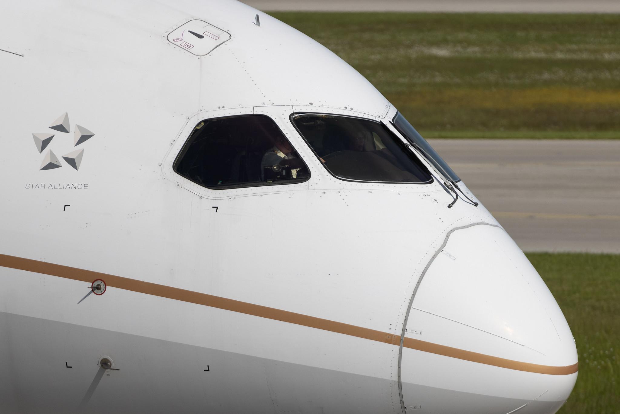 Munich Airport: United Airlines (UA / UAL) |  Boeing 787-9 Dreamliner B789 | N27957 | MSN 36409