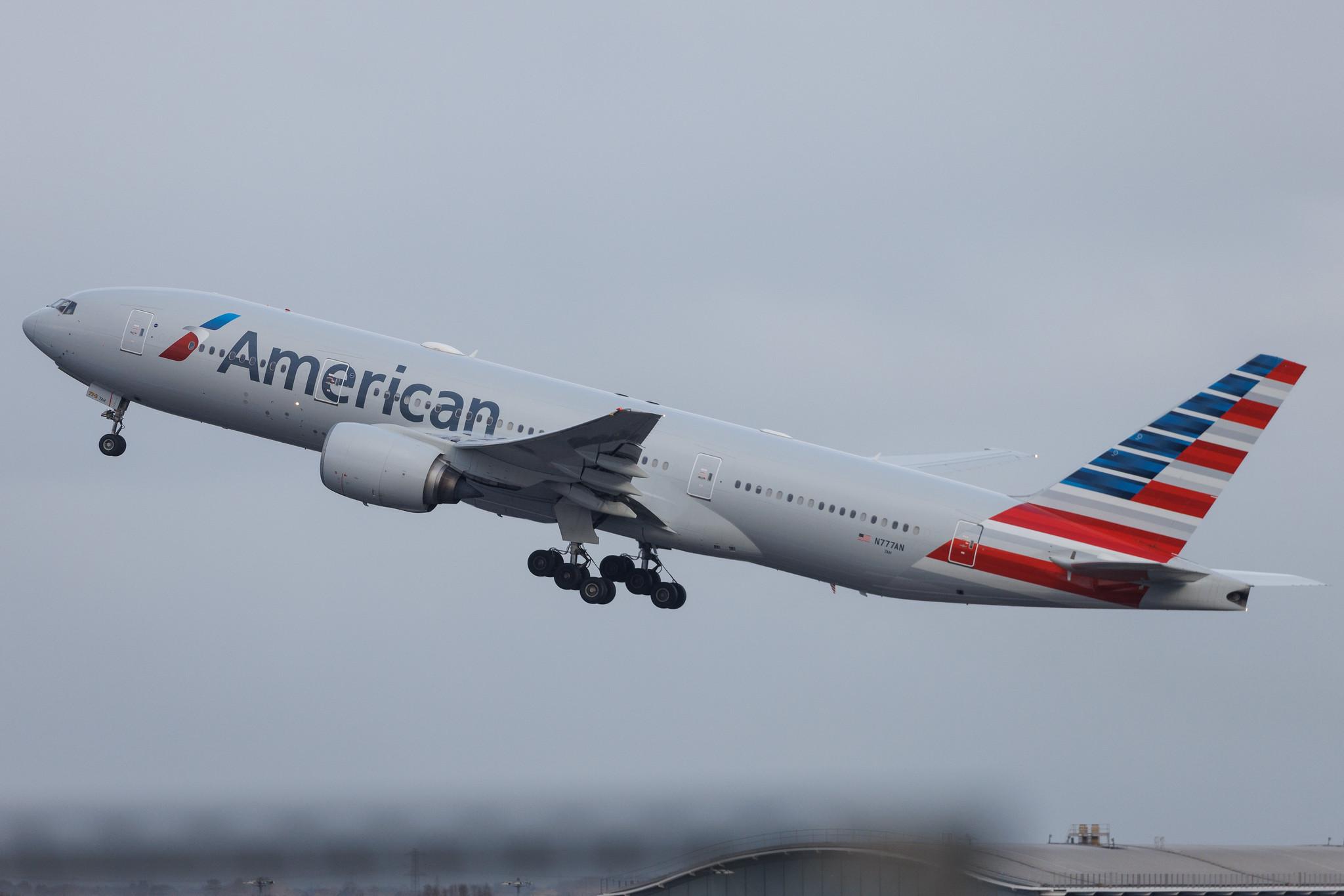 London Heathrow: American Airlines (AA / AAL) | Boeing 777-223(ER) B772 | N777AN | MSN 29585
