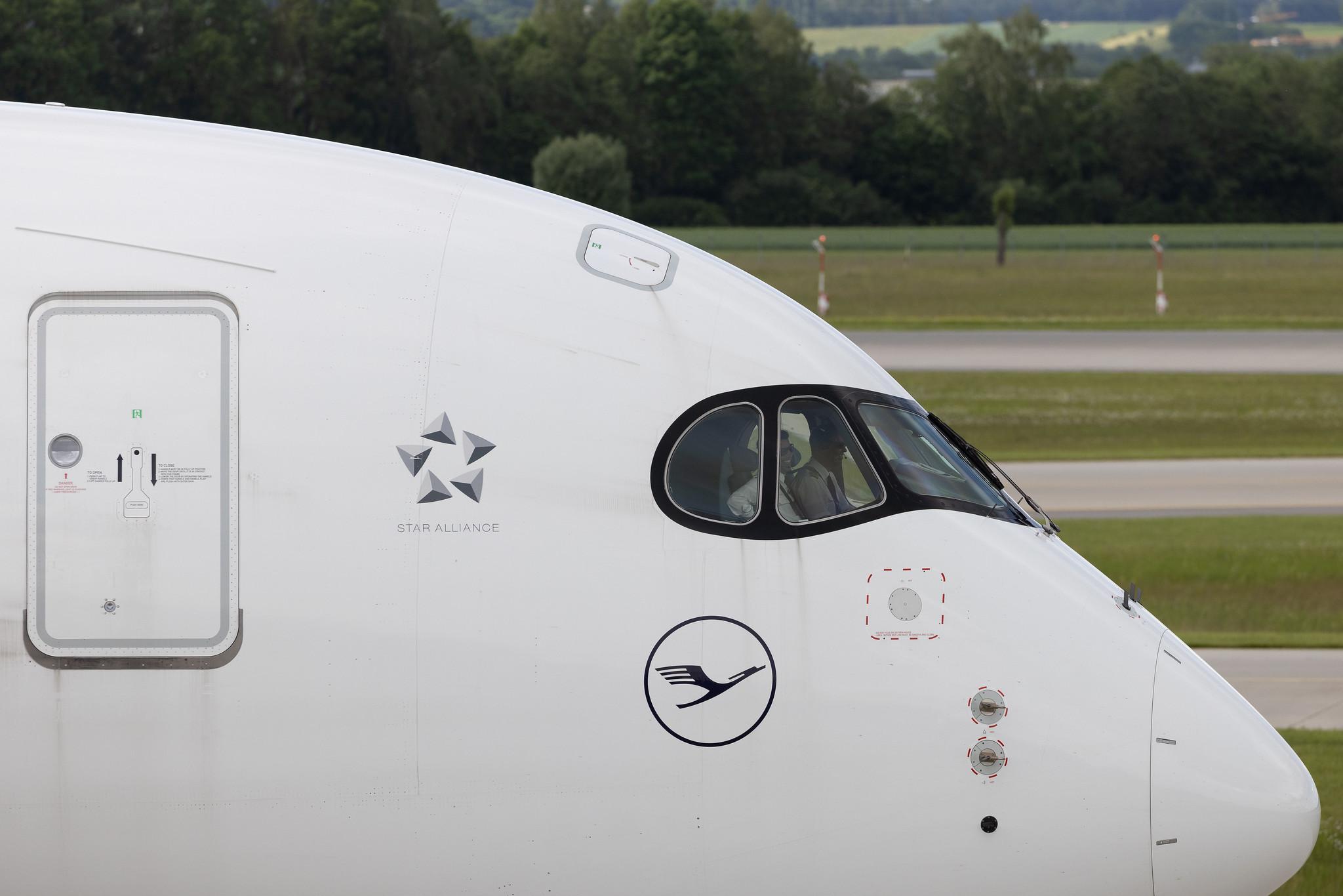 Munich Airport: Lufthansa (LH / DLH) | Airbus A350-941 A359 | D-AIXM | MSN 287