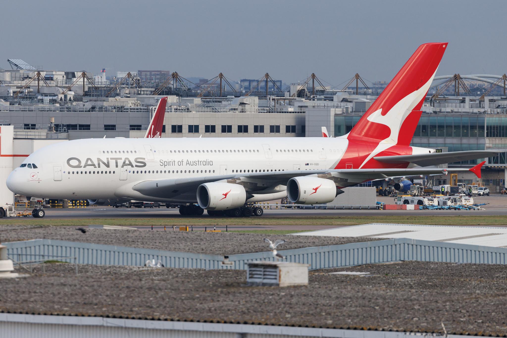 London Heathrow: Qantas (QF / QFA) | Airbus A380-842 A388 | VH-OQD | MSN 026