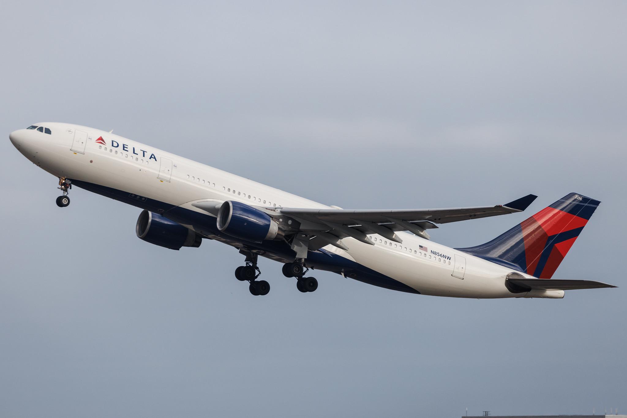 London Heathrow: Delta Air Lines (DL / DAL) | Airbus A330-223 A332 | N856NW | MSN 0631