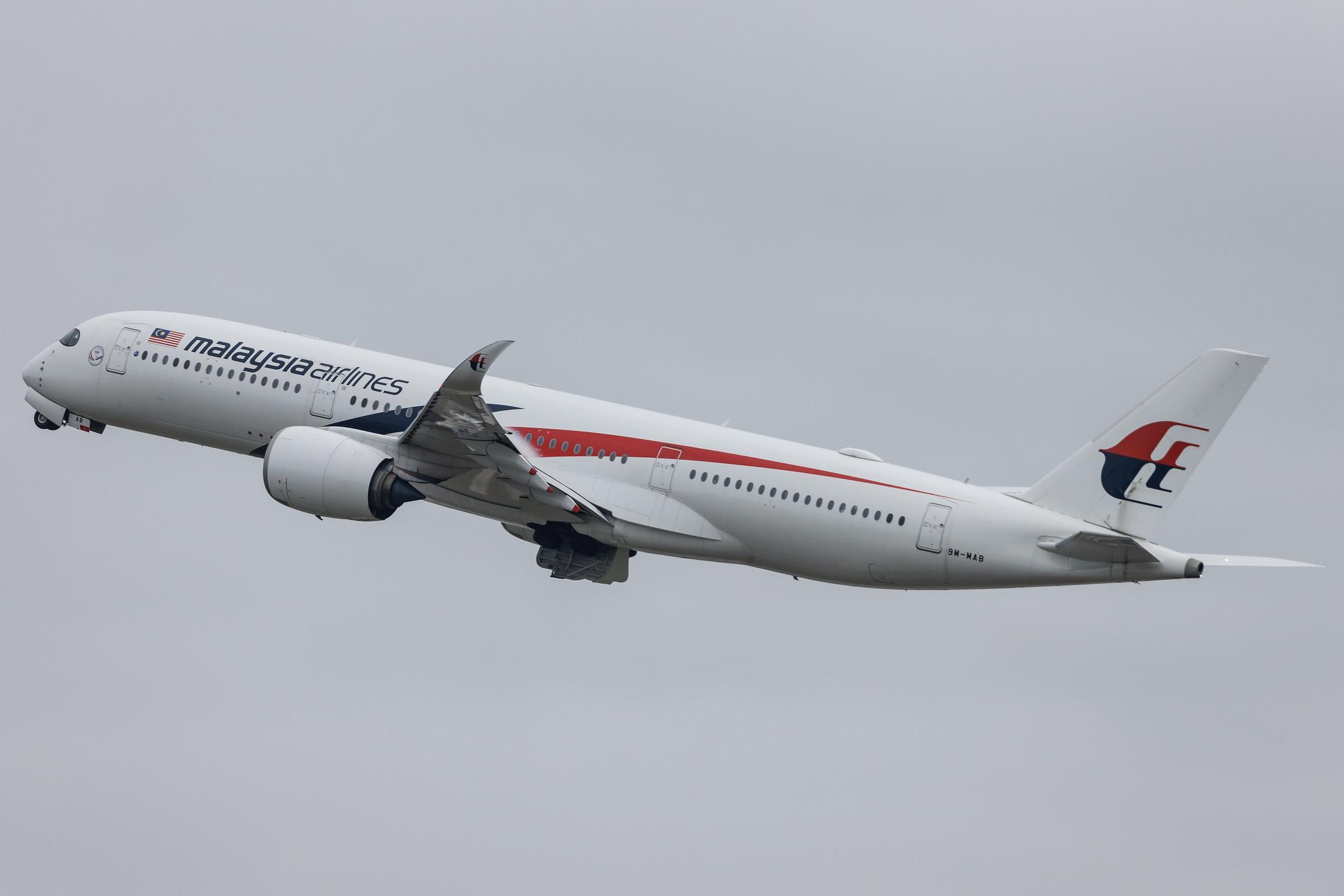 London Heathrow: Malaysia Airlines (MH / MAS) | Airbus A350-941 A359 | 9M-MAB | MSN 159