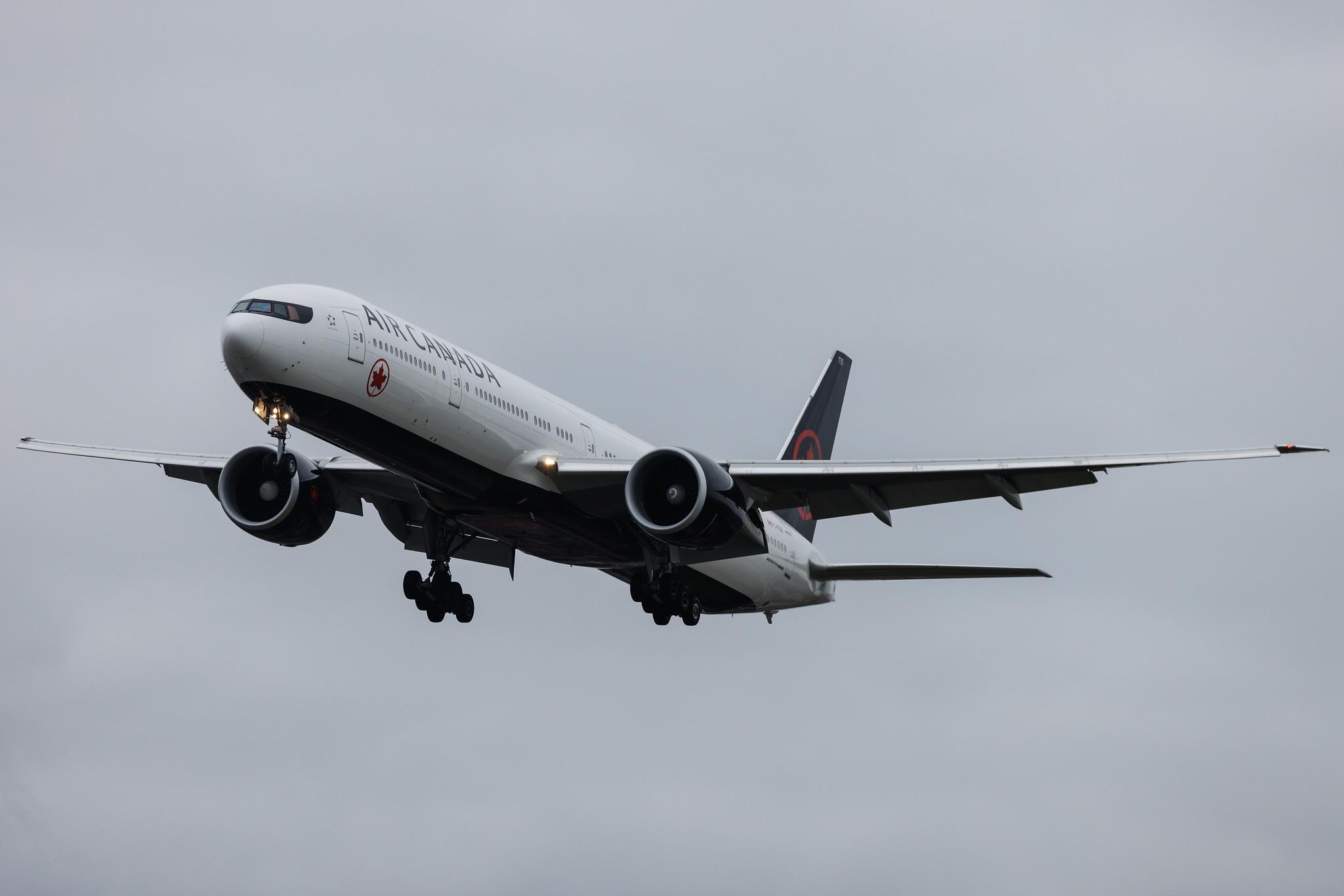 London Heathrow: Air Canada (AC / ACA) | Boeing 777-333(ER) B77W | C-FIUR | MSN 35242