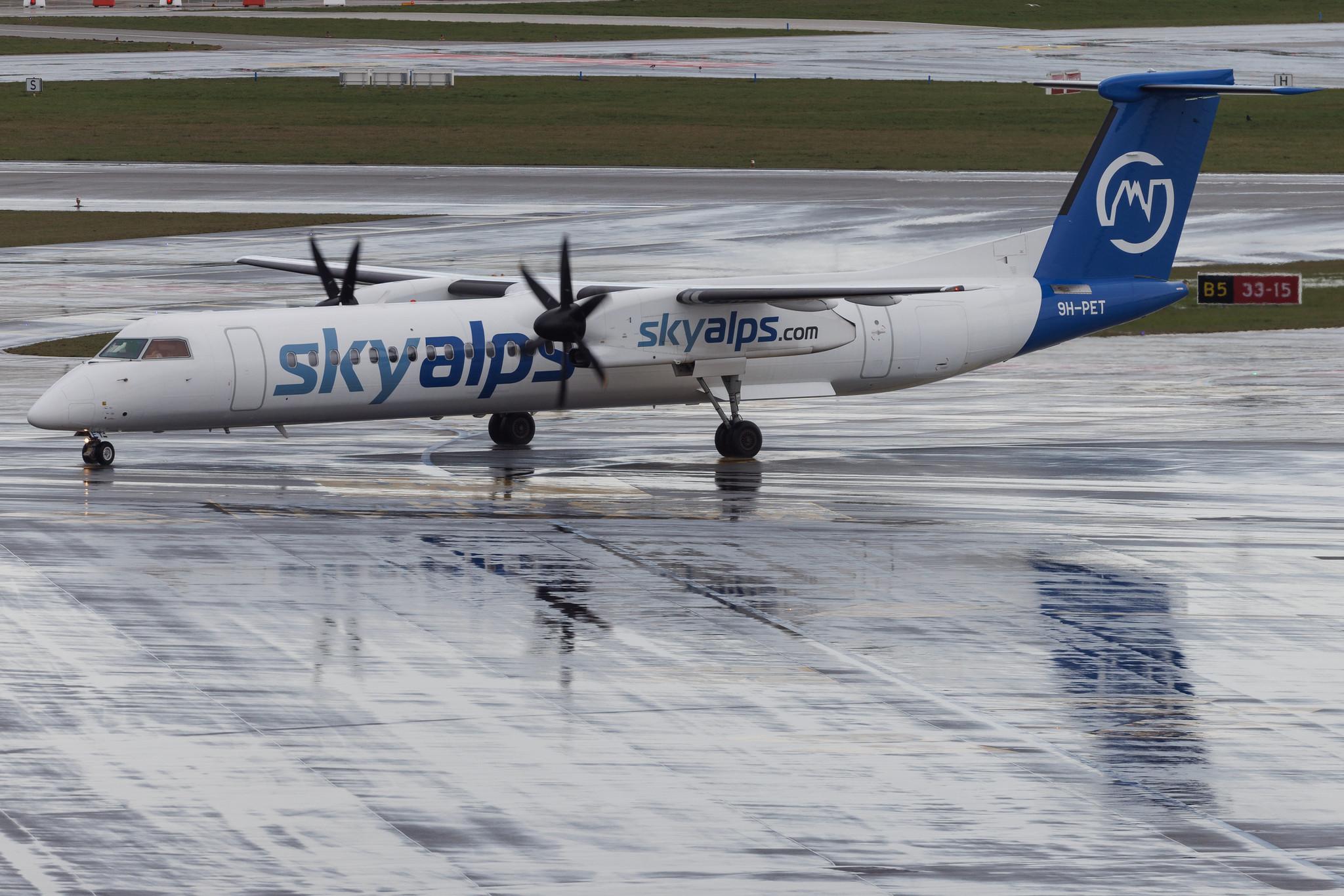 Hamburg Airport: SkyAlps | De Havilland Canada Dash 8-400 DH8D | 9H-PET | MSN 4104