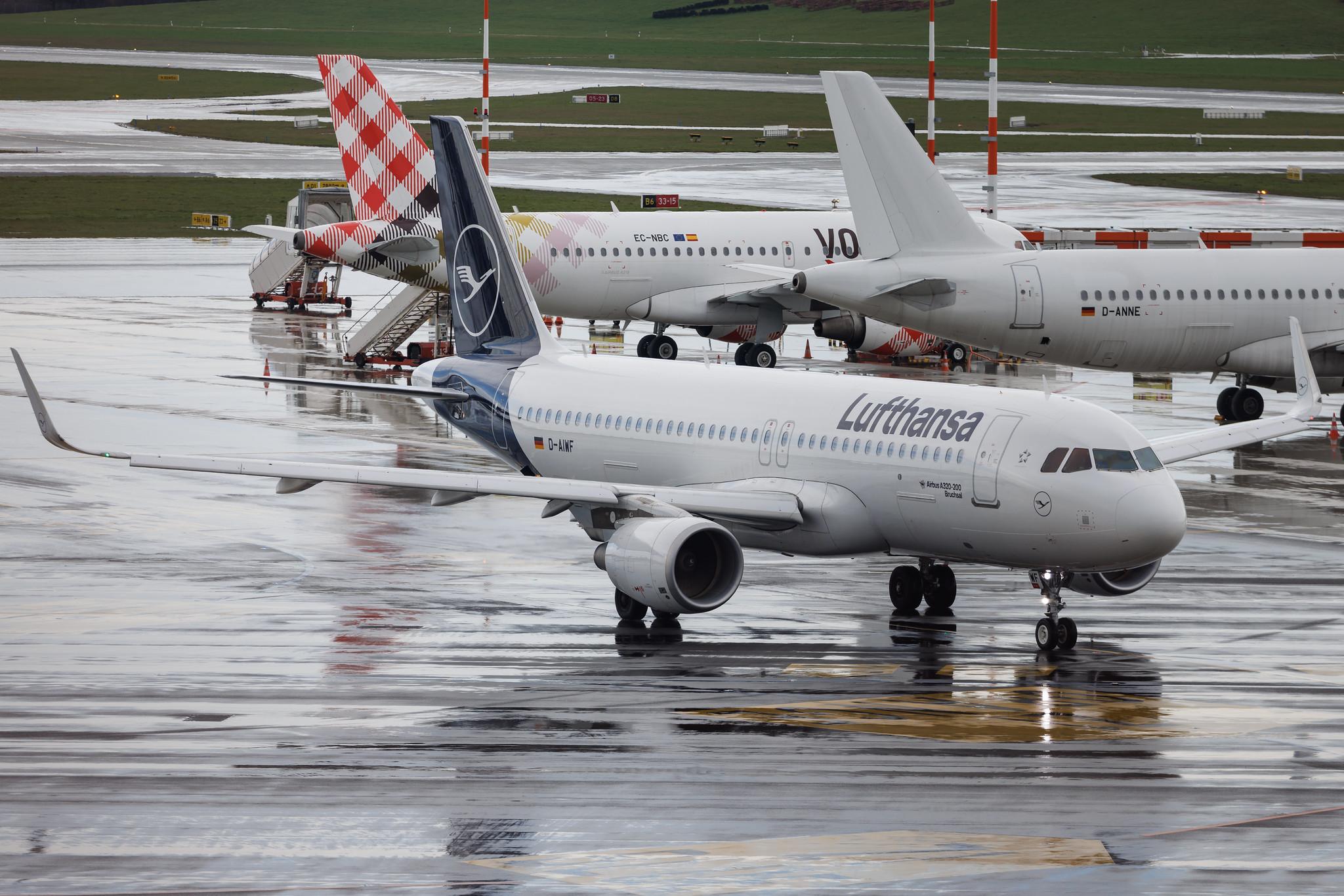 Hamburg Airport: Lufthansa (LH / DLH) | Airbus A320-214 A320 | D-AIWF | MSN 8853