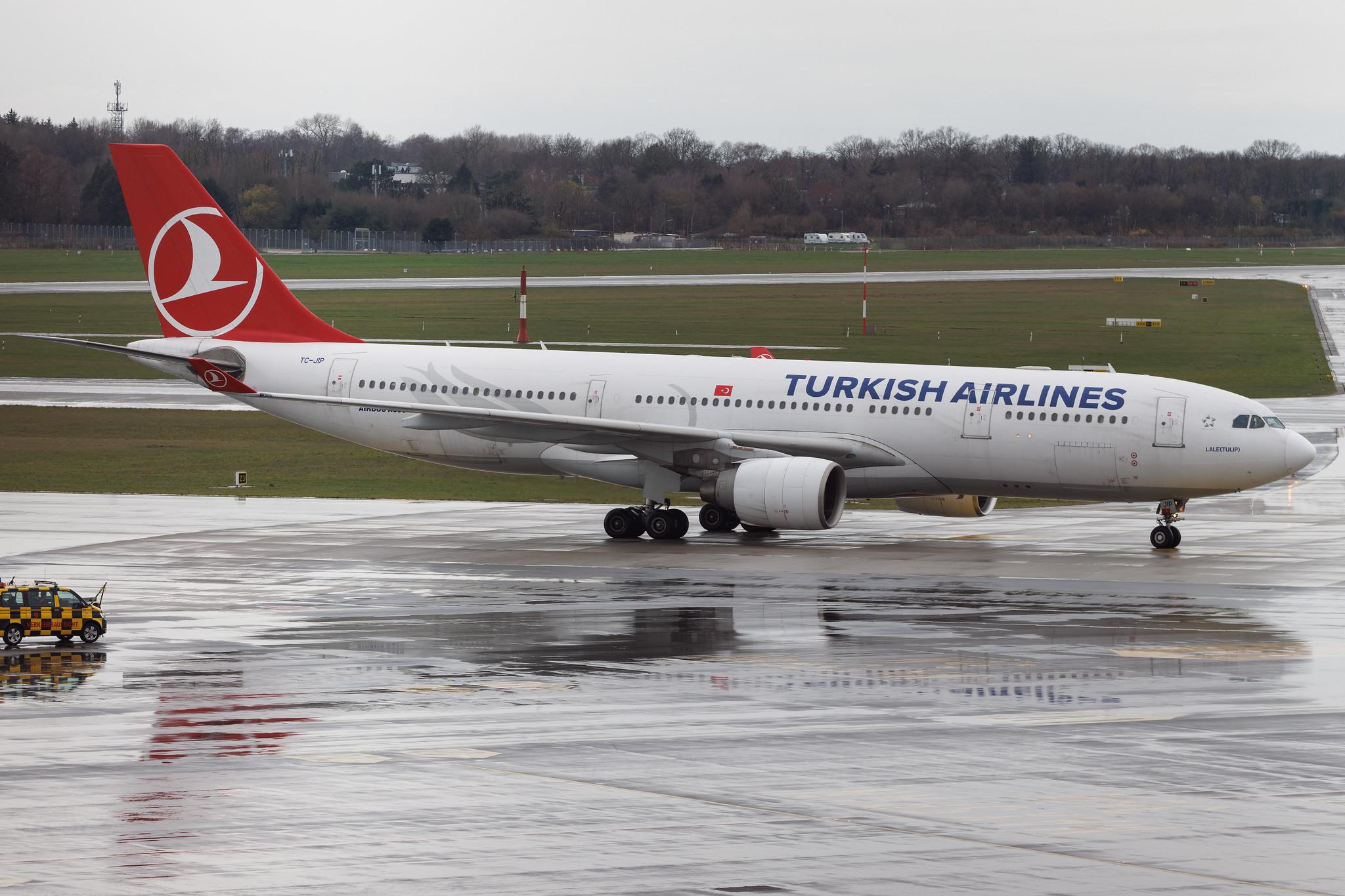 Hamburg Airport: Turkish Airlines (TK / THY) | Airbus A330-223 A332 | TC-JIP | MSN 0876