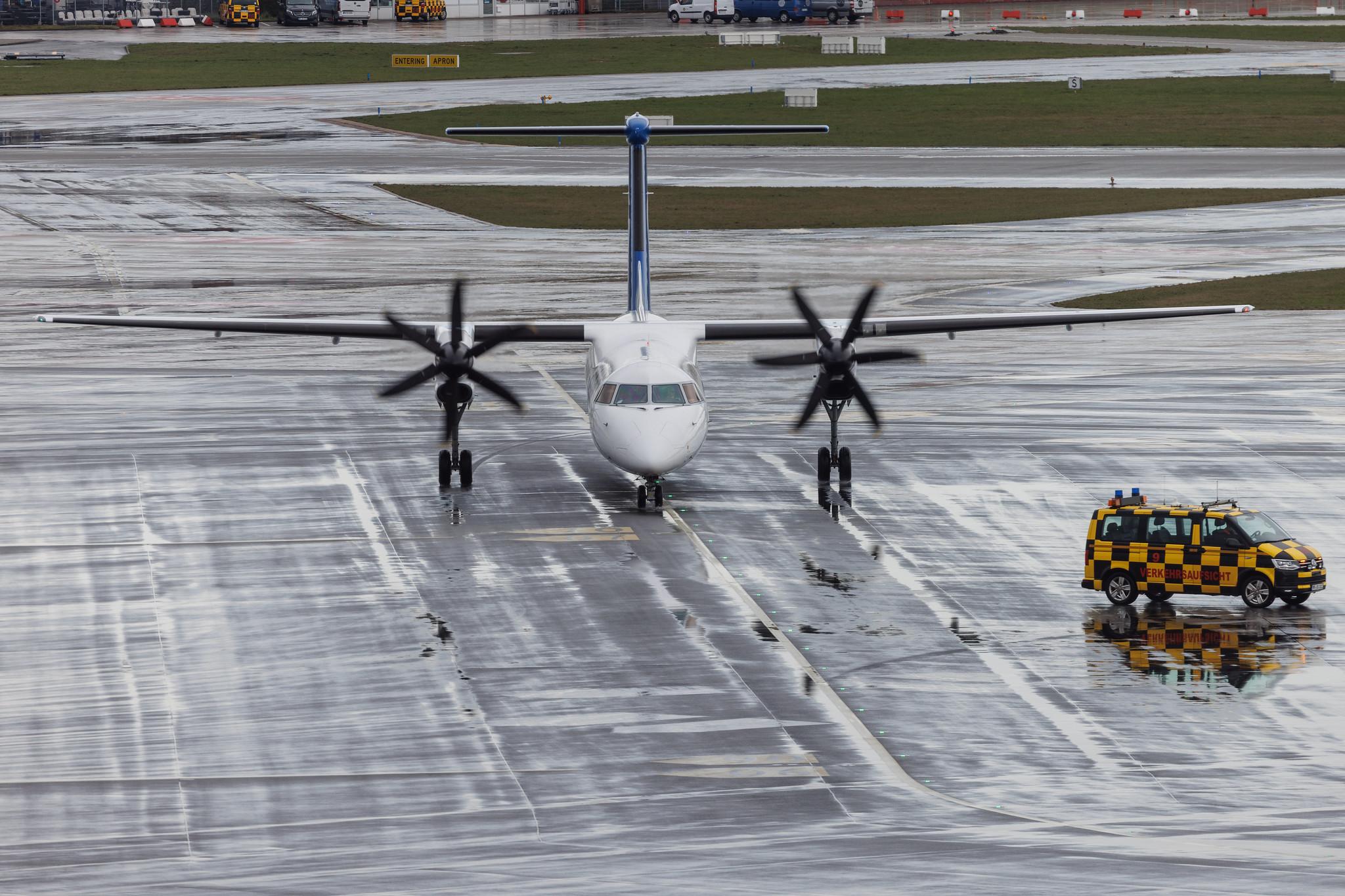 Hamburg Airport: SkyAlps | De Havilland Canada Dash 8-400 DH8D | 9H-PET | MSN 4104