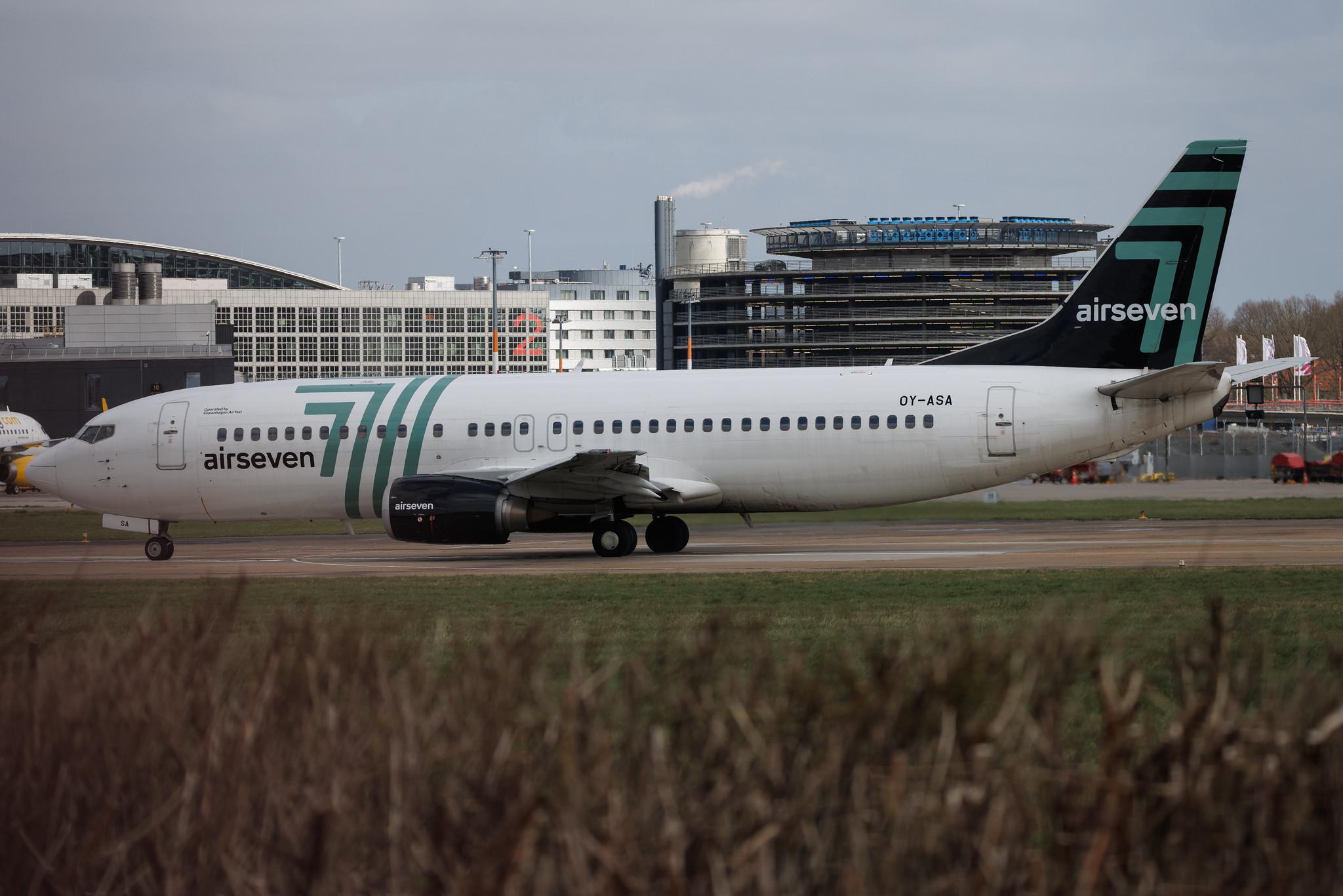 Hamburg Airport: Airseven | Boeing 737-405 B734 | OY-ASA | MSN 24644