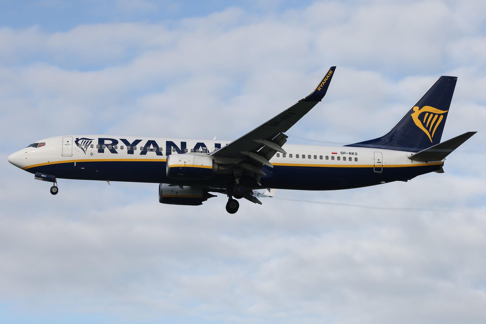 Aeroporto de Lisboa: Ryanair (FR / RYR) | Operator: Buzz | Boeing 737-8AS B738 | SP-RKS | MSN 44704