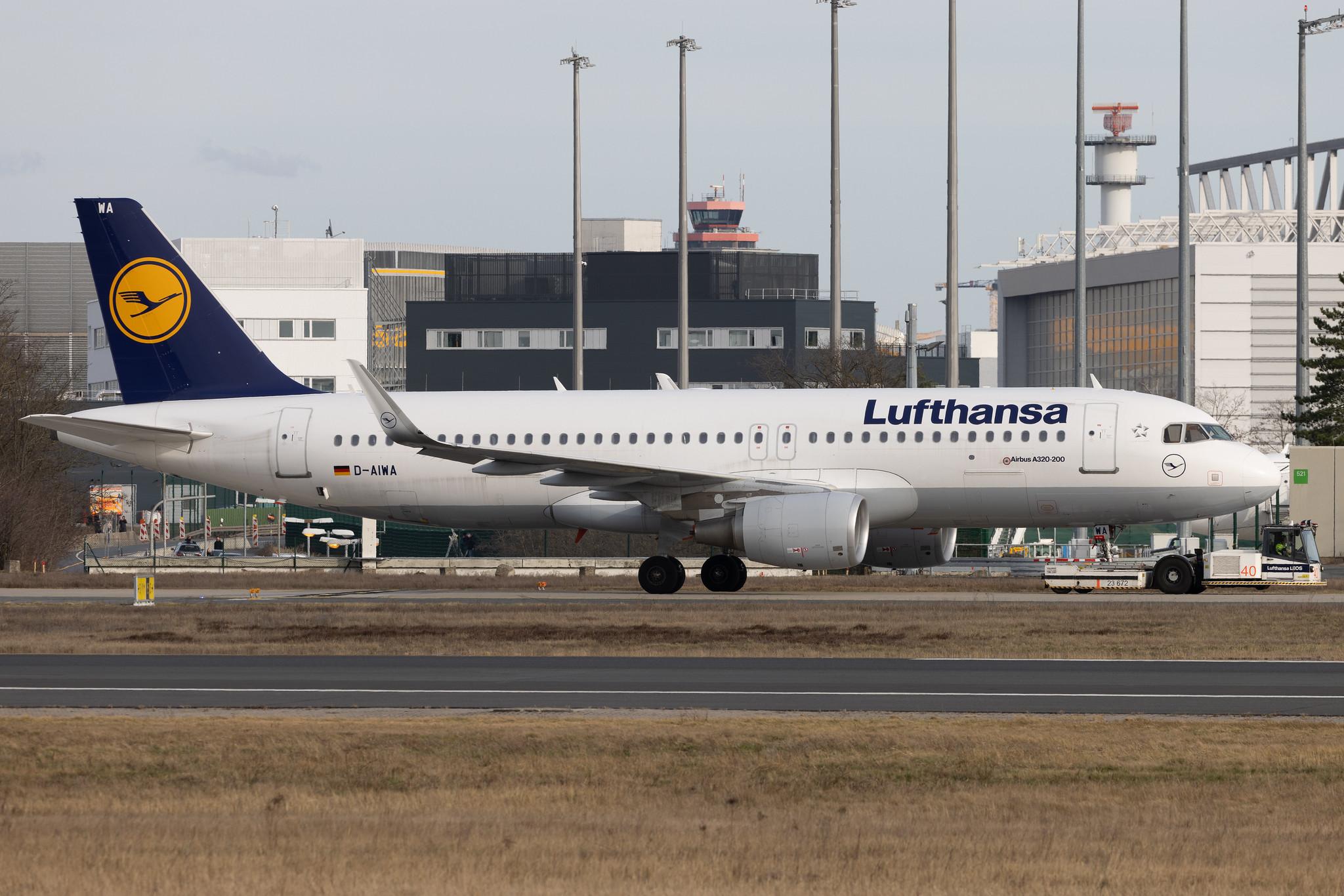 Frankfurt Airport: Lufthansa (LH / DLH) | Airbus A320-214 A320 | D-AIWA | MSN 7681