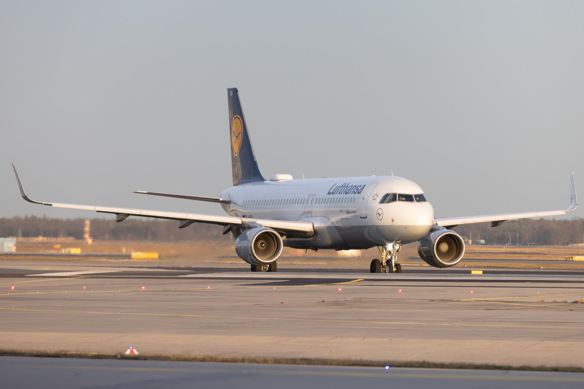 Frankfurt Airport: Lufthansa (LH / DLH) | Airbus A320-214 A320 | D-AIUO | MSN 6636