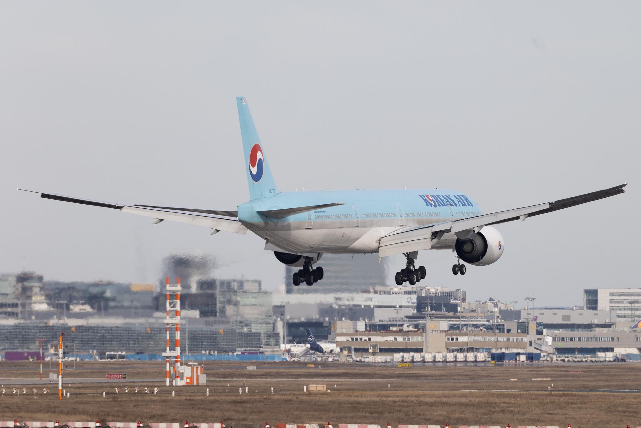 Frankfurt Airport: Korean Air (KE / KAL) | Boeing 777-3B5(ER) B77W | HL7782 | MSN 37643