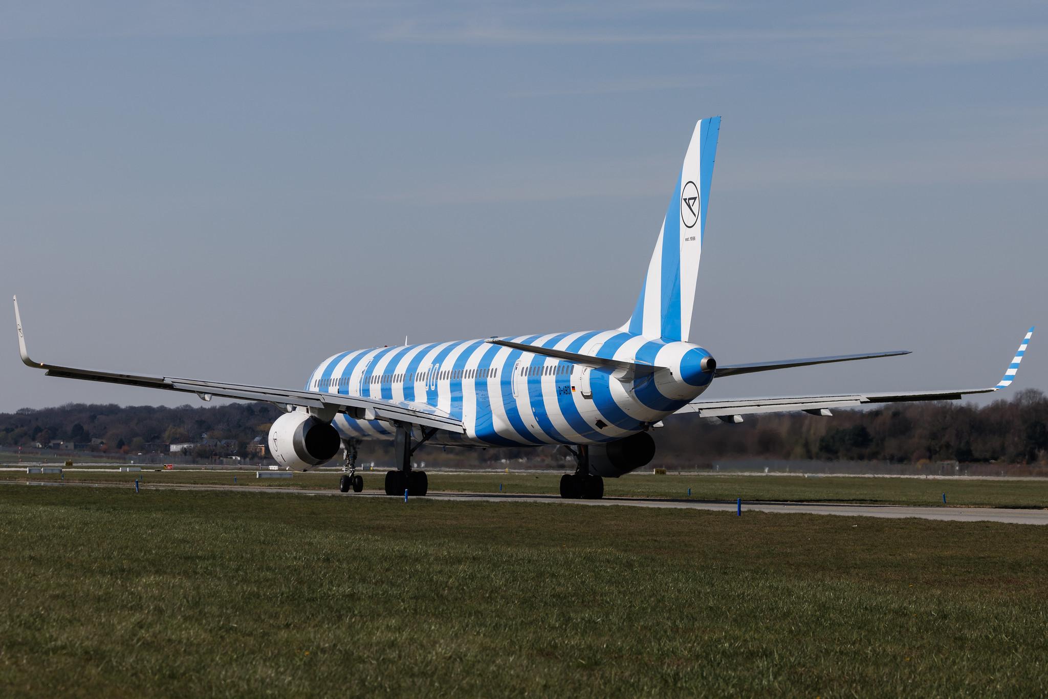 Hamburg Airport: Condor (DE / CFG) | Boeing 757-330 B753 | D-ABOI | MSN 29018