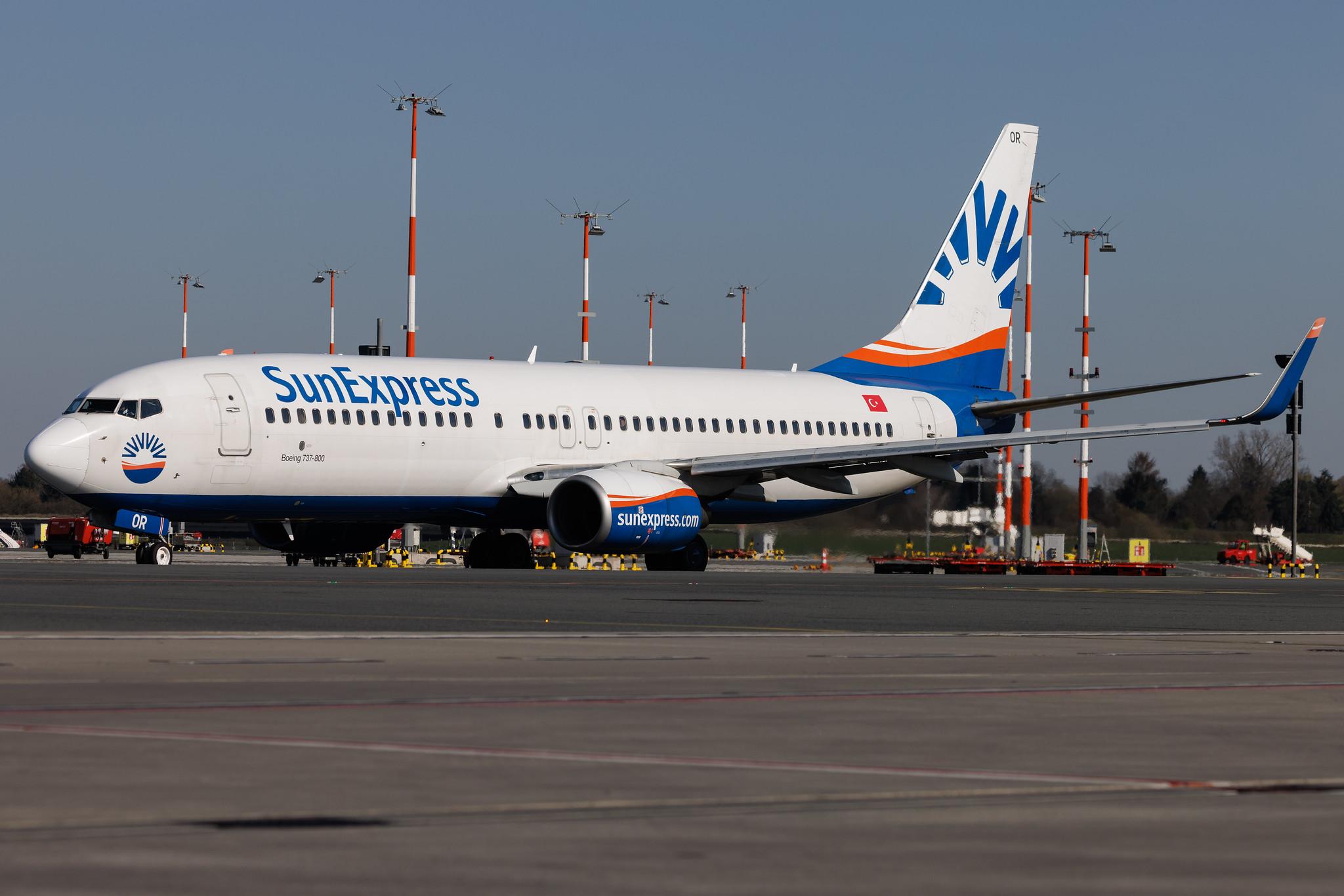 Hamburg Airport: SunExpress (XQ / SXS) | Boeing 737-8AS B738 | TC-SOR | MSN 33563