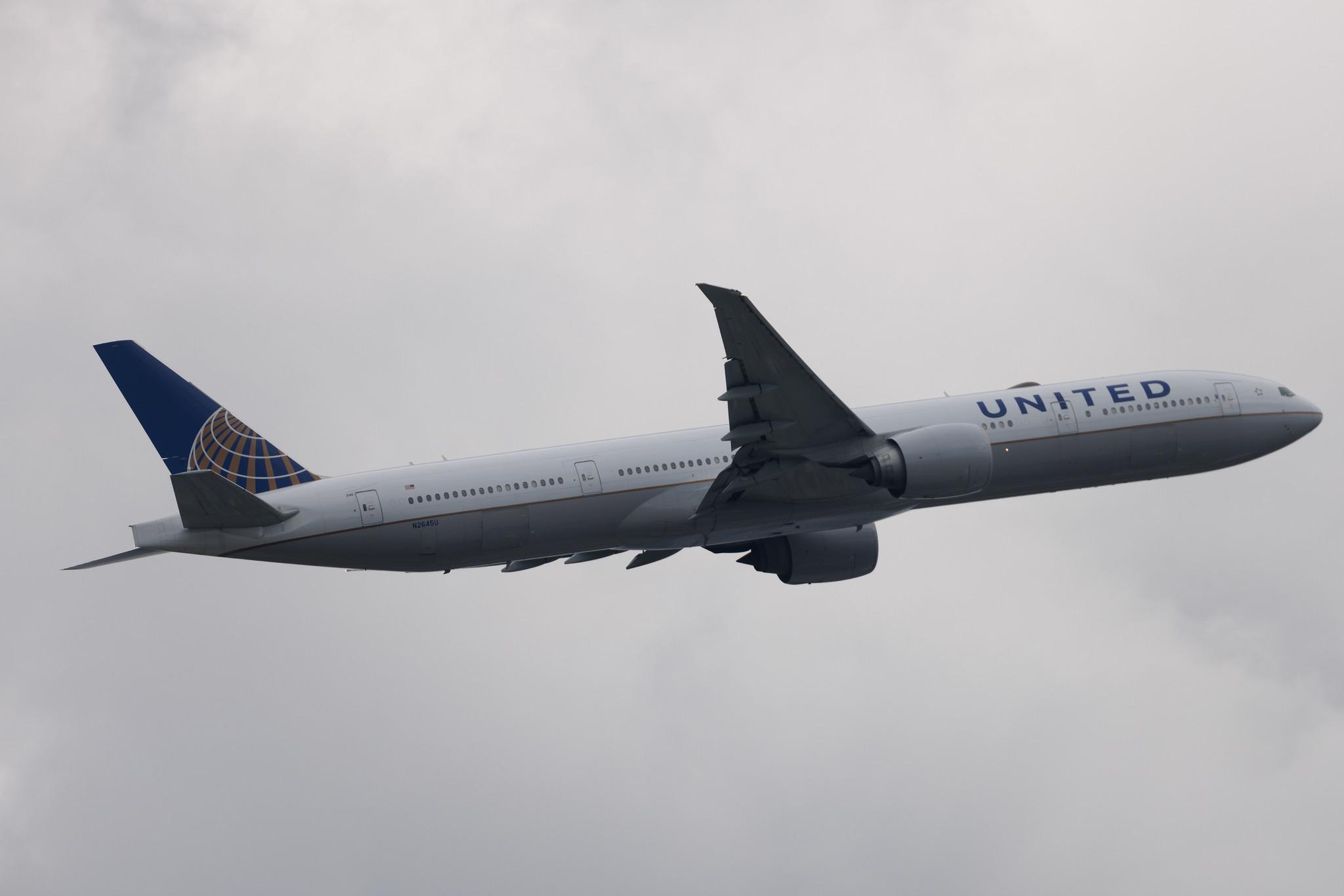 Frankfurt Airport: United Airlines (UA / UAL) | Boeing 777-322(ER) B77W | N2645U | MSN 64989