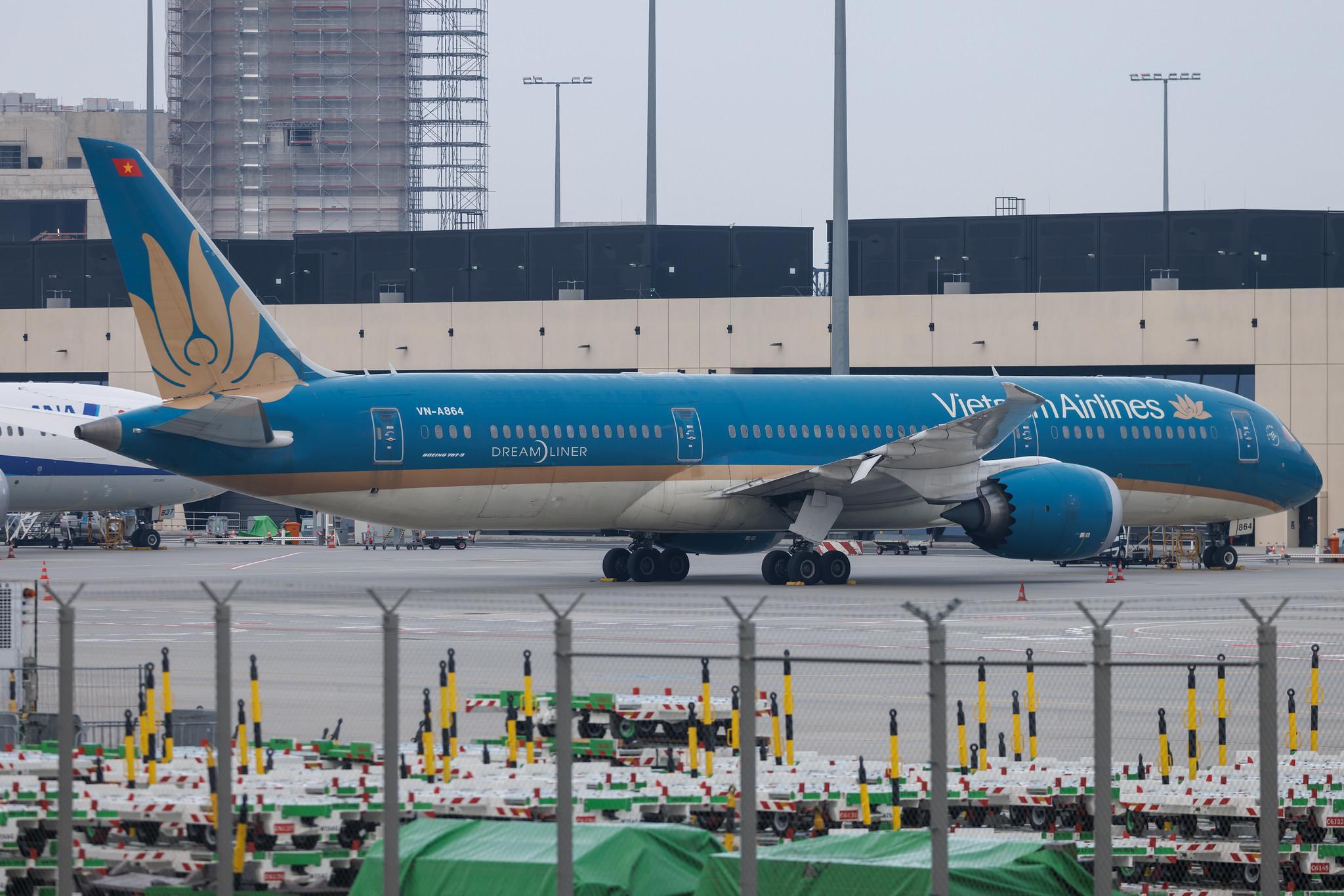 Frankfurt Airport: Vietnam Airlines (VN / HVN) | Boeing 787-9 Dreamliner B789 | VN-A864 | MSN 35154