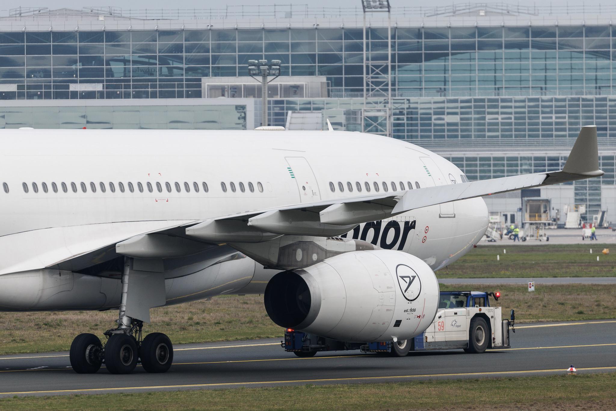 Frankfurt Airport: Condor (DE / CFG) | Airbus A330-243 A332 | D-AIYD | MSN 991