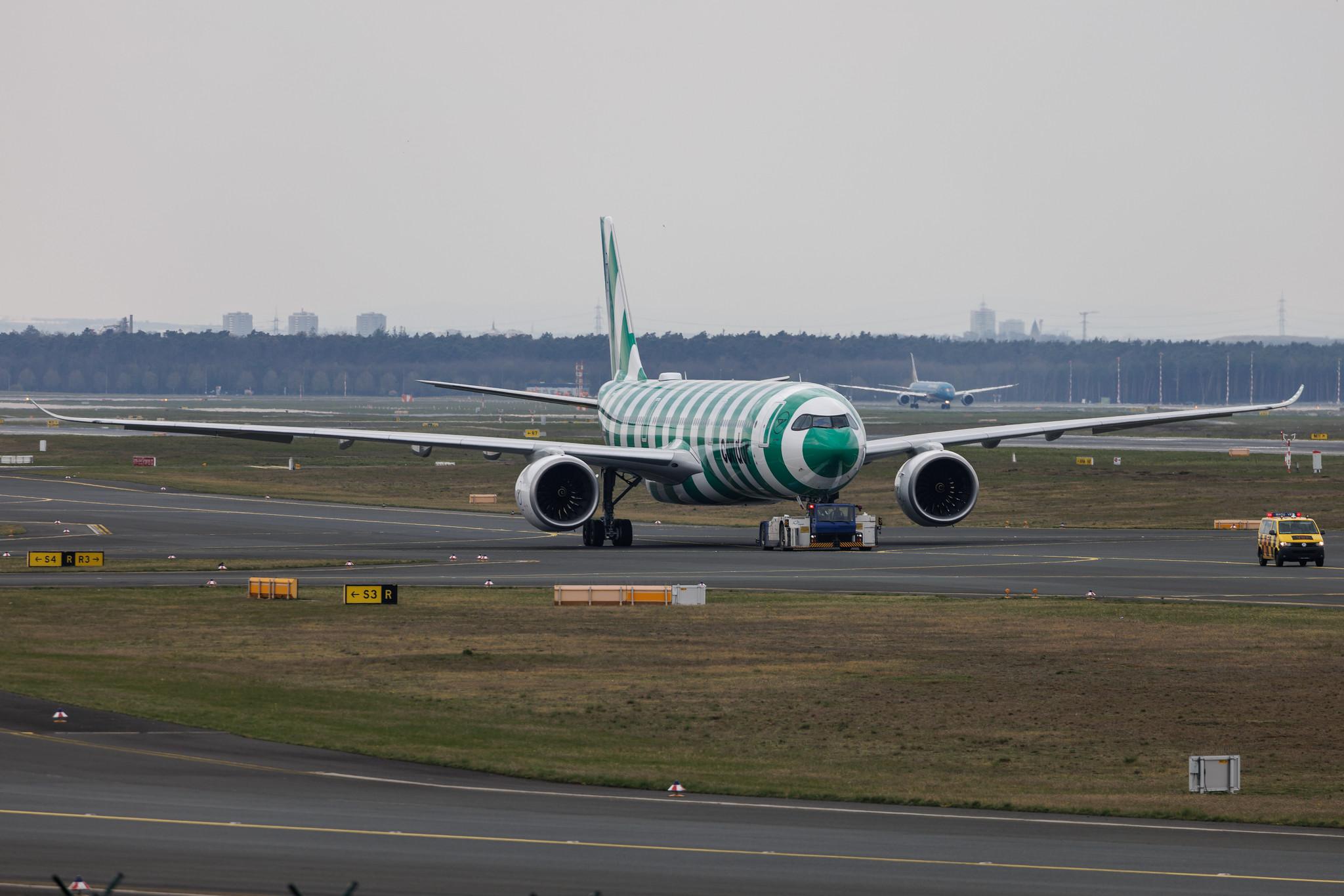 Frankfurt Airport: Condor (DE / CFG) | Airbus A330-941 A339 | D-ANRI | MSN 2026