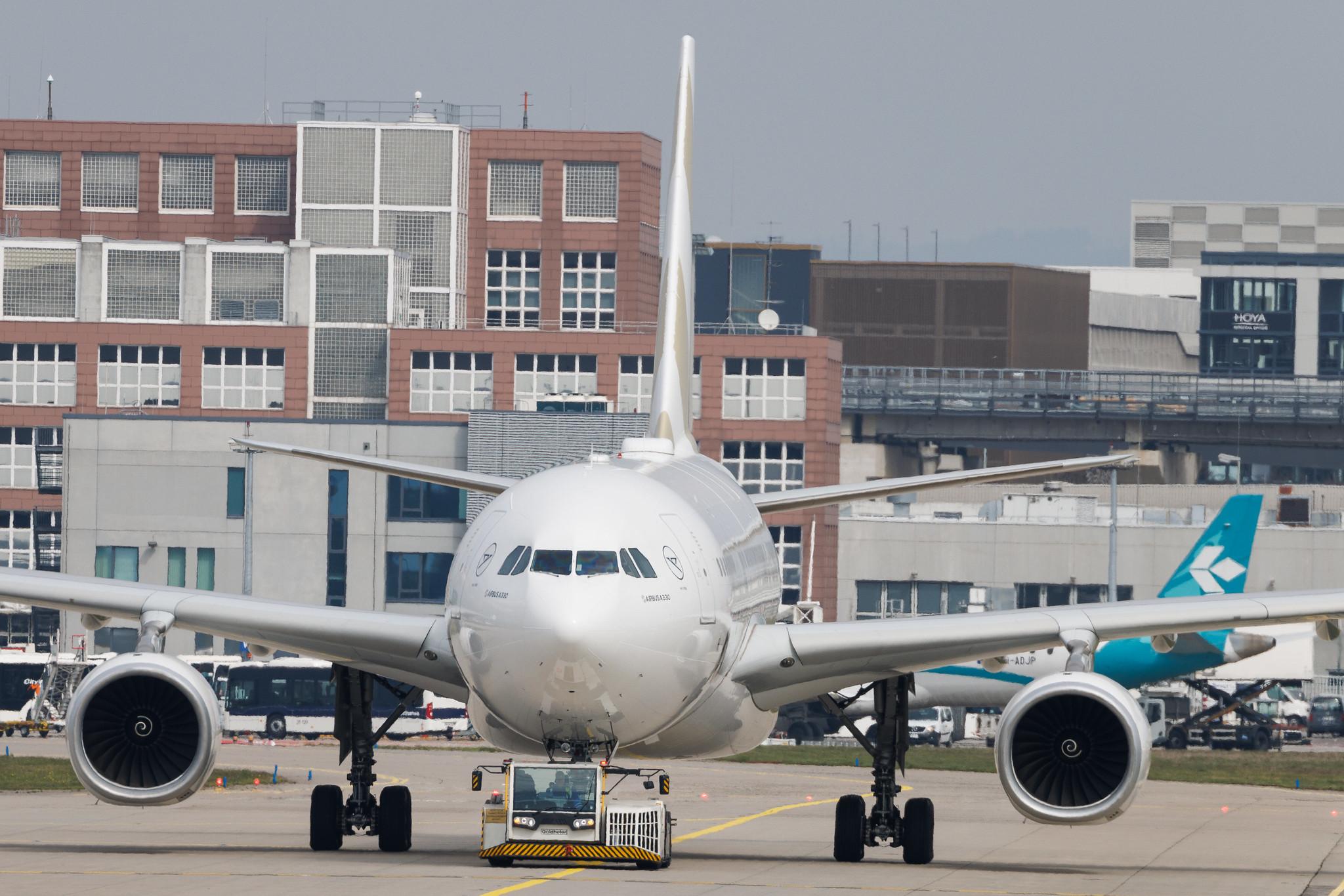Frankfurt Airport: Condor (DE / CFG) | Airbus A330-243 A332 | D-AIYC | MSN 0975