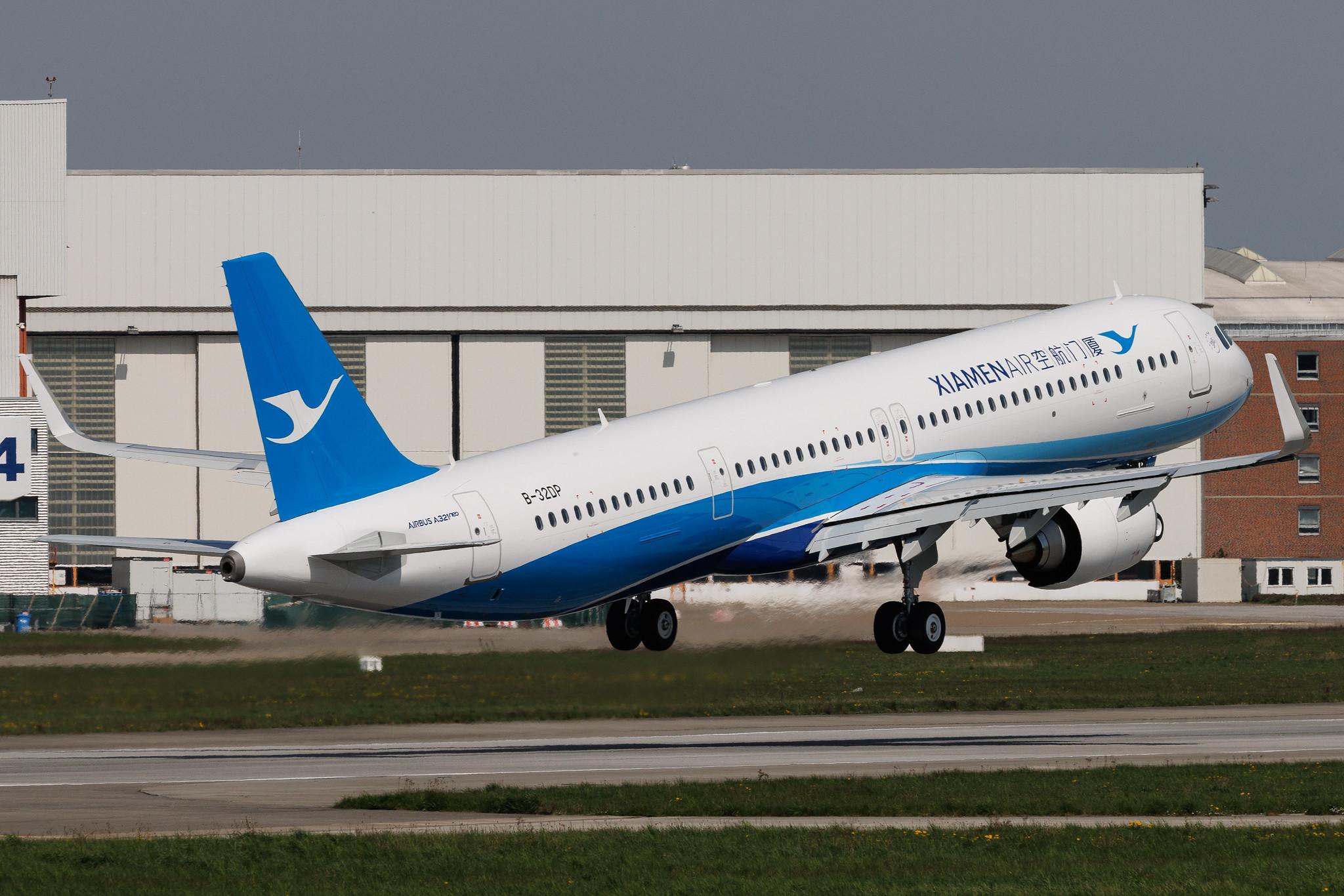 Hamburg Finkenwerder: Xiamen Airlines (MF / CXA) | Airbus A321-251NX A21N | B-32DP | MSN 11314