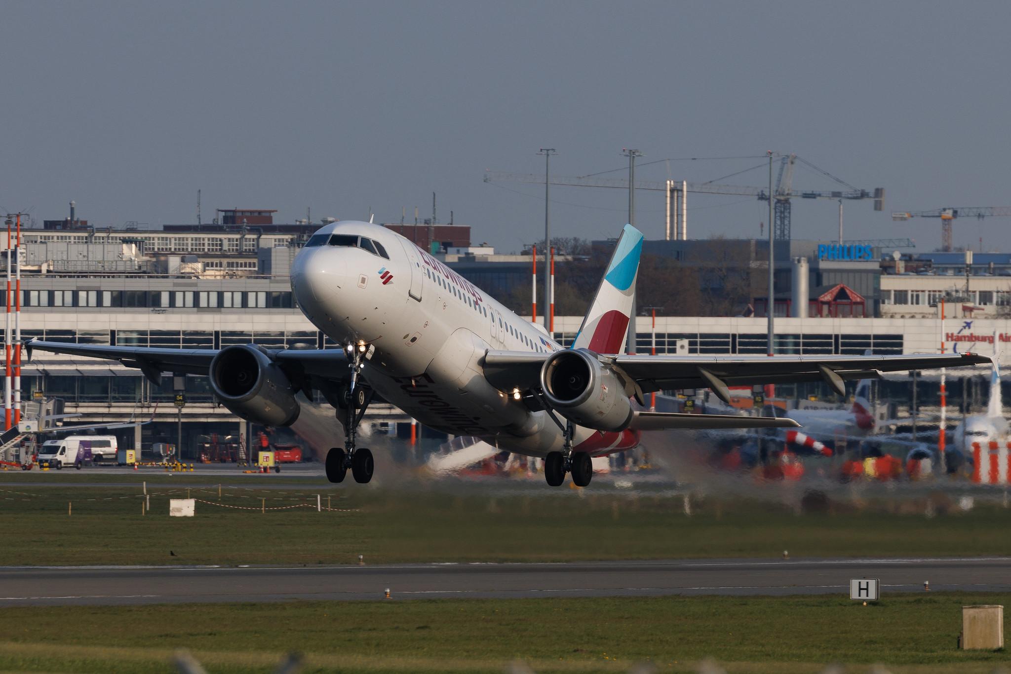 Hamburg Airport: Eurowings (EW / EWG) | Airbus A319-132 A319 | D-AGWA | MSN 2813