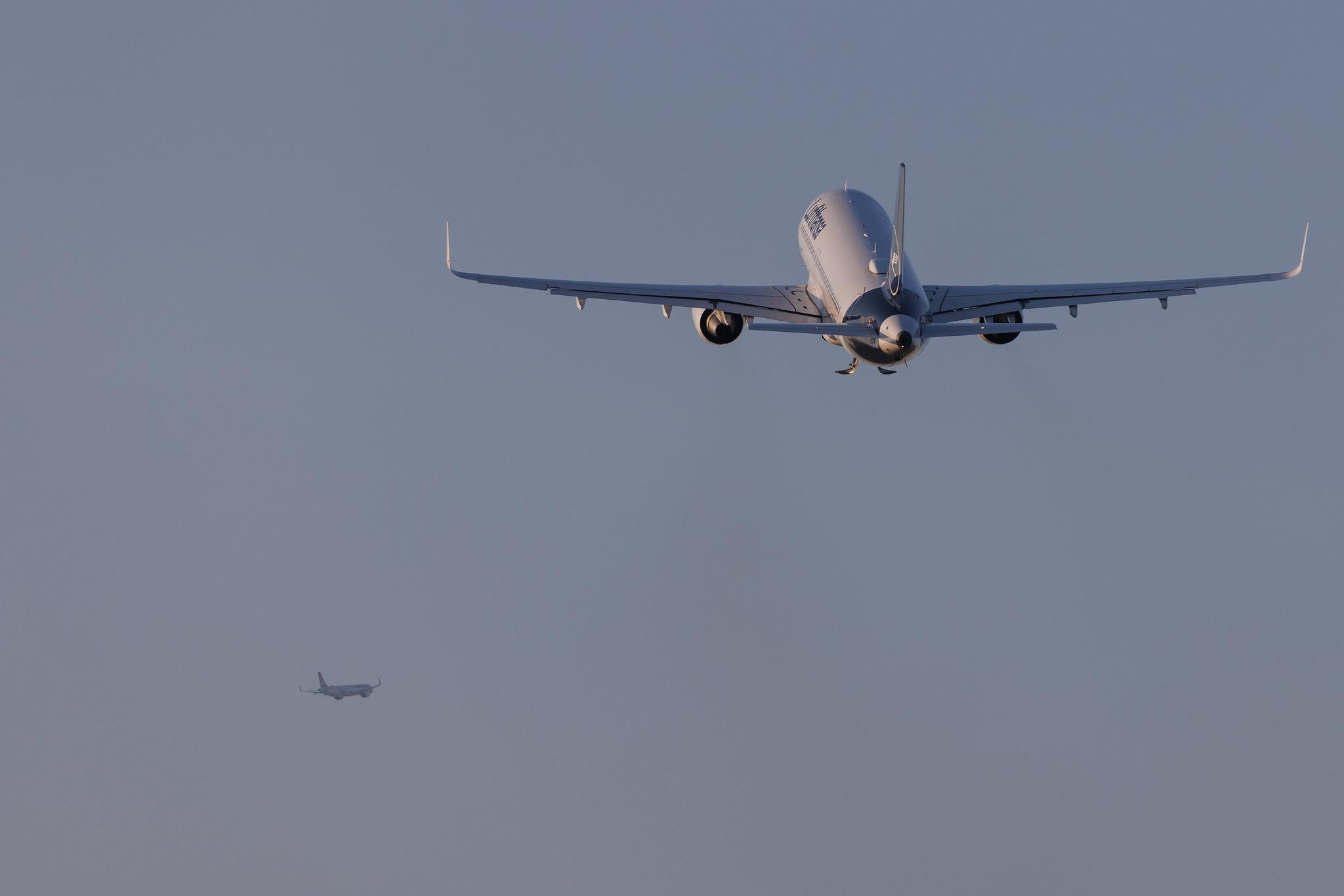Hamburg Airport: Lufthansa (LH / DLH) | Airbus A320-214 A320 | D-AIZY | MSN 5769