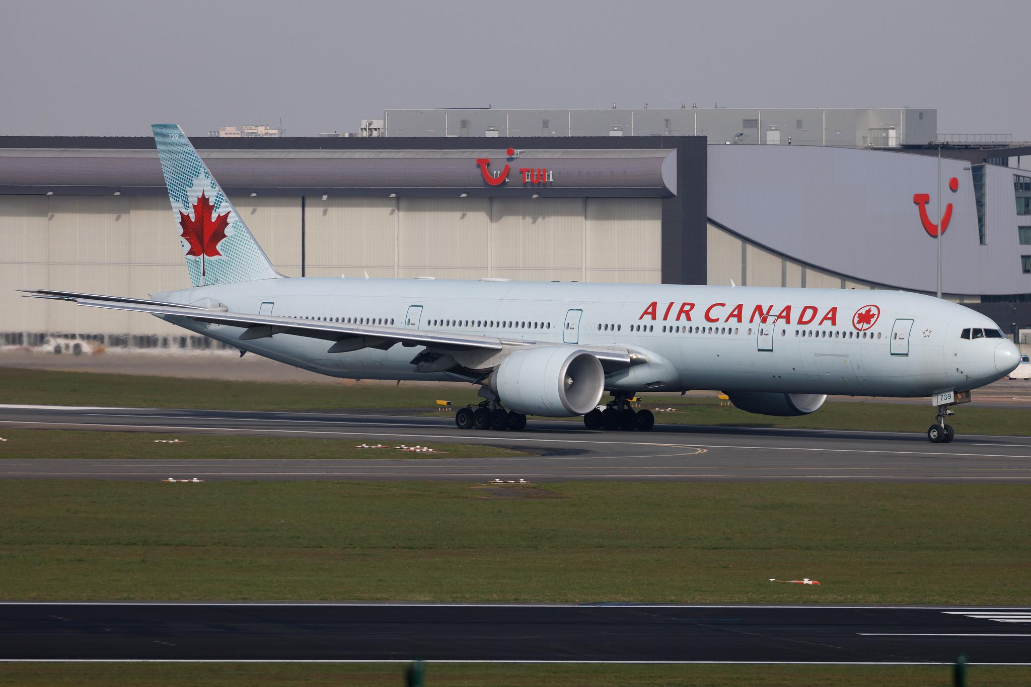 Brussels Airport: Air Canada (AC / ACA) | Boeing 777-333(ER) B77W | C-FRAM | MSN 35250