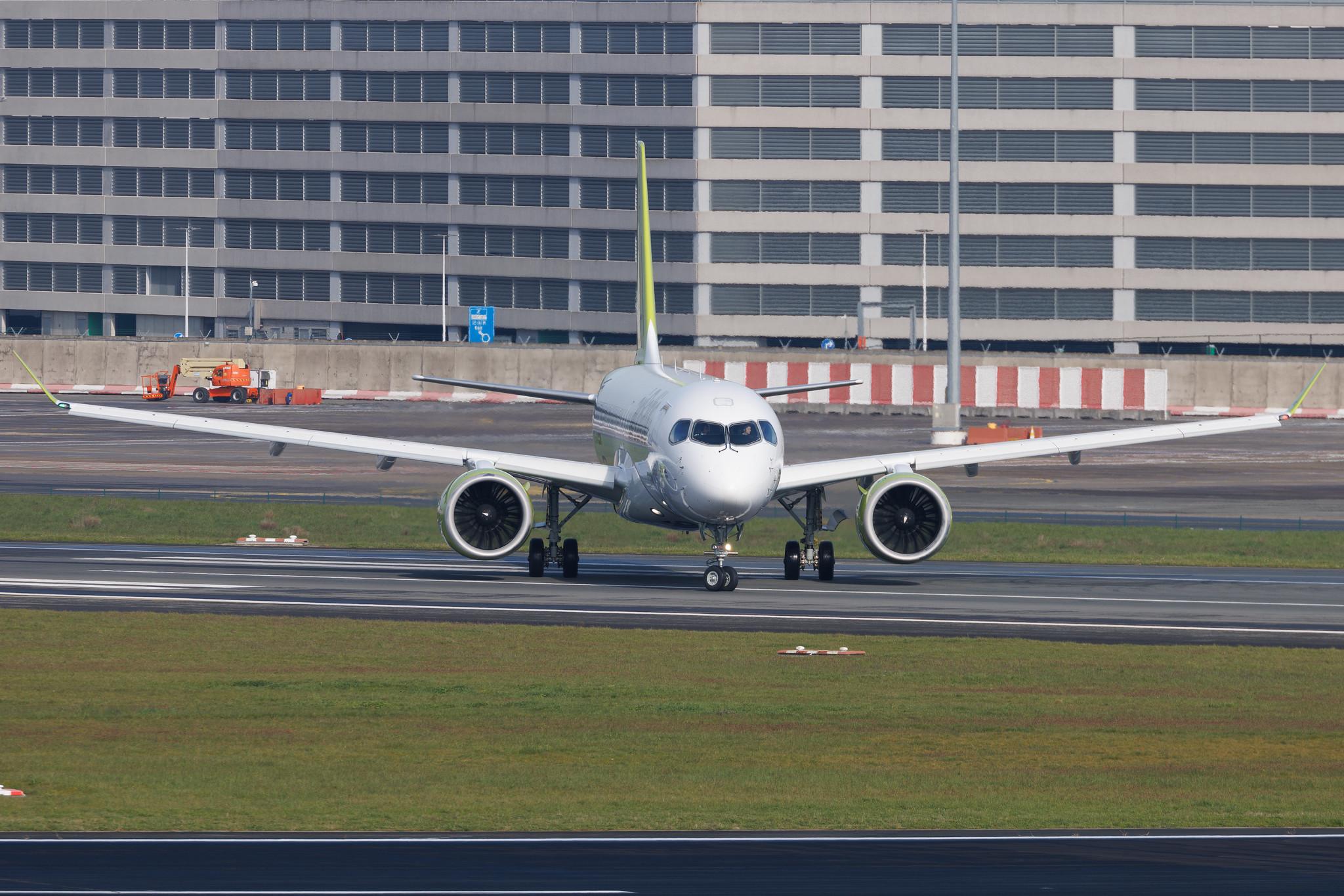 Brussels Airport: Air Baltic (BT / BTI) | Airbus A220-300 BCS3 | YL-AAV | MSN 55071