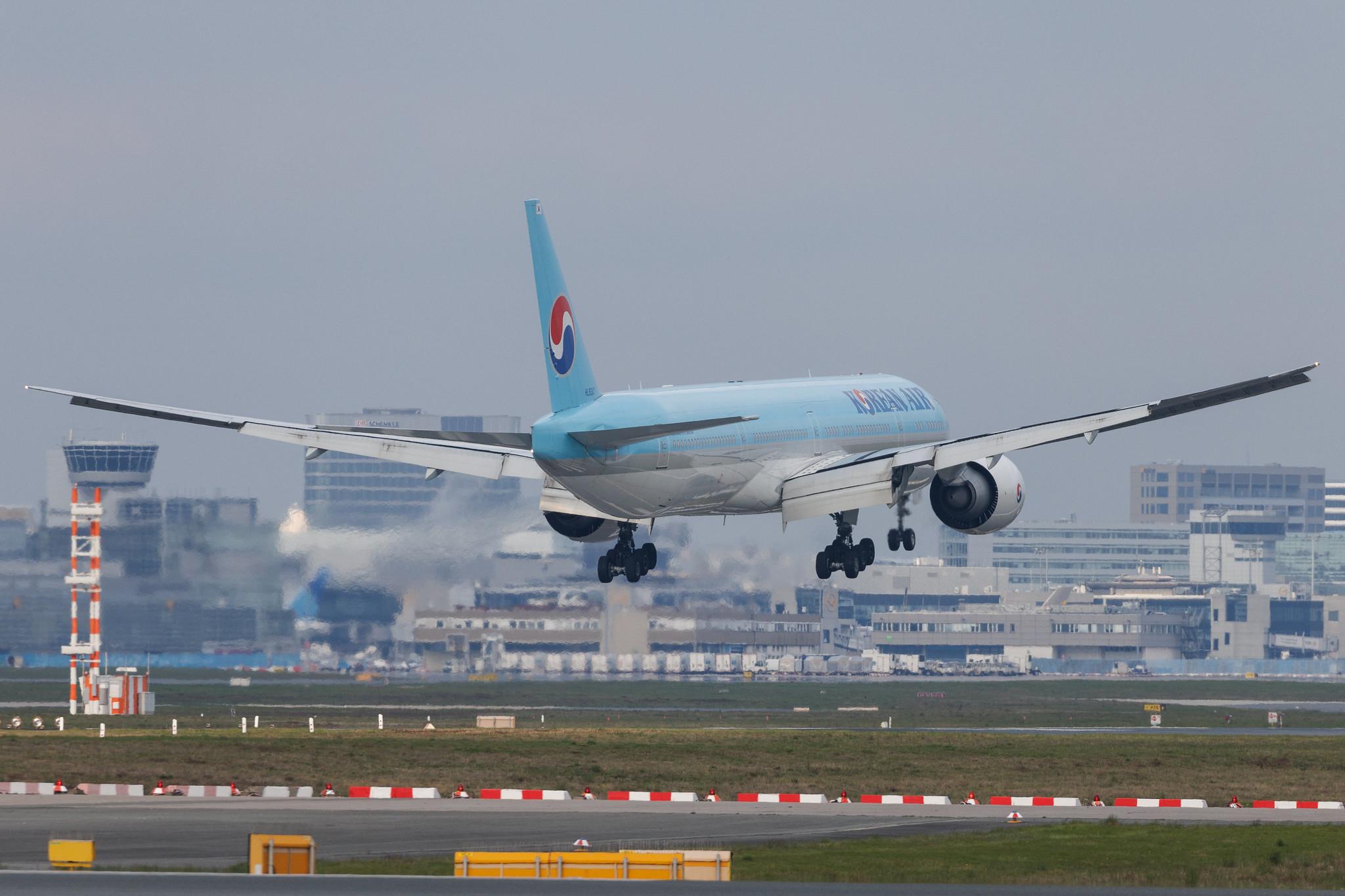 Frankfurt Airport: Korean Air (KE / KAL) | Boeing 777-300(ER) B77W | HL8347 | MSN 63435