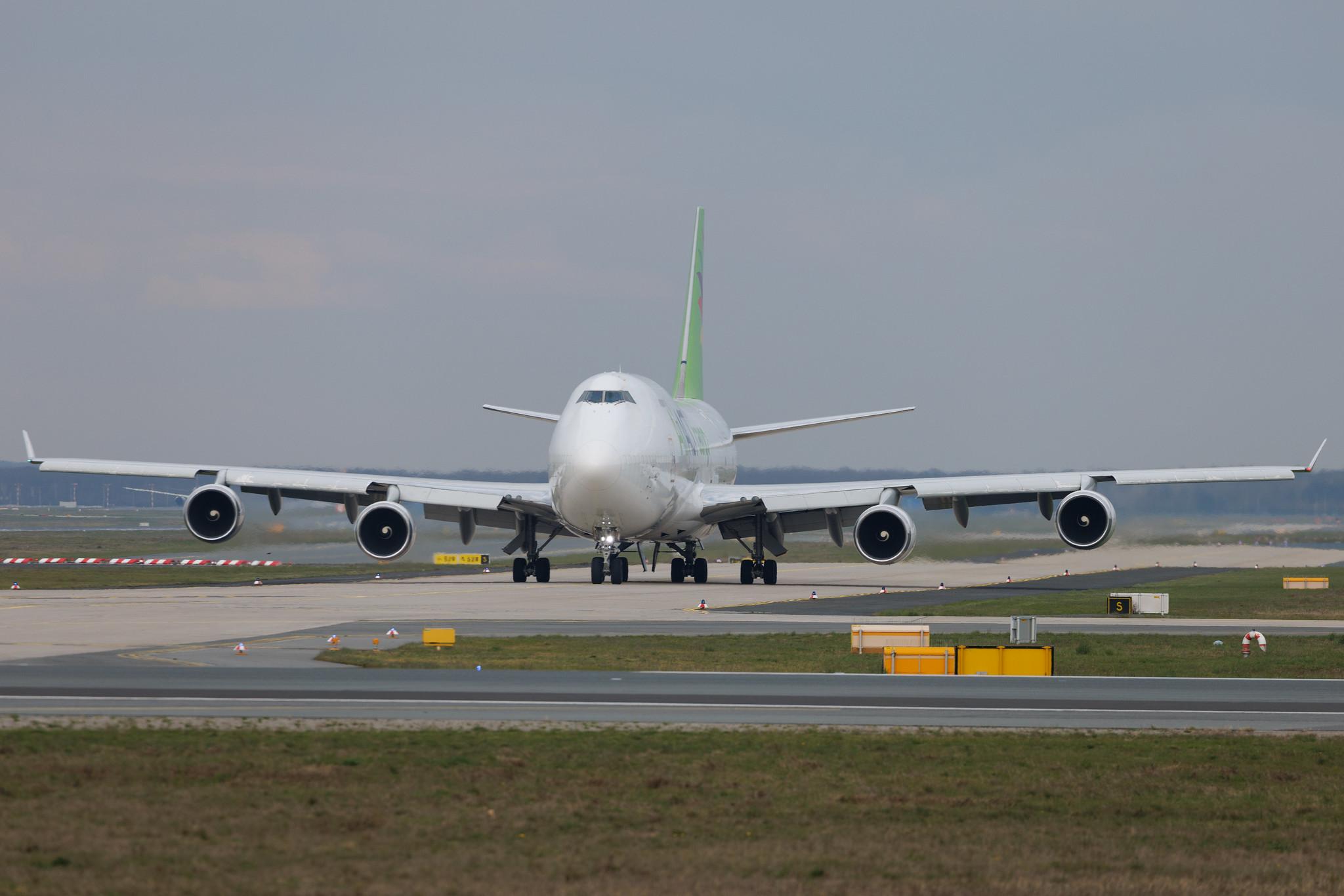 Frankfurt Airport: AirACT (9T / RUN) | Boeing 747-481(BDSF) B744 | TC-ACG | MSN 25641