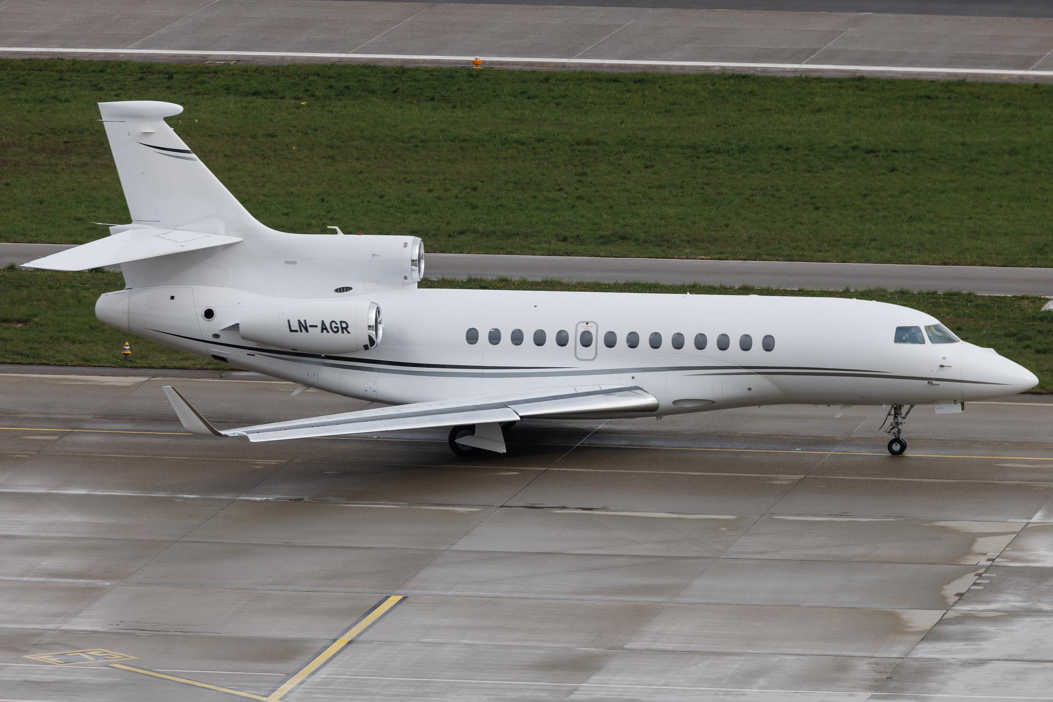 Flughafen Zürich: Sundt Air (/ MDT) |  Dassault Falcon 7X FA7X | LN-AGR | MSN 195
