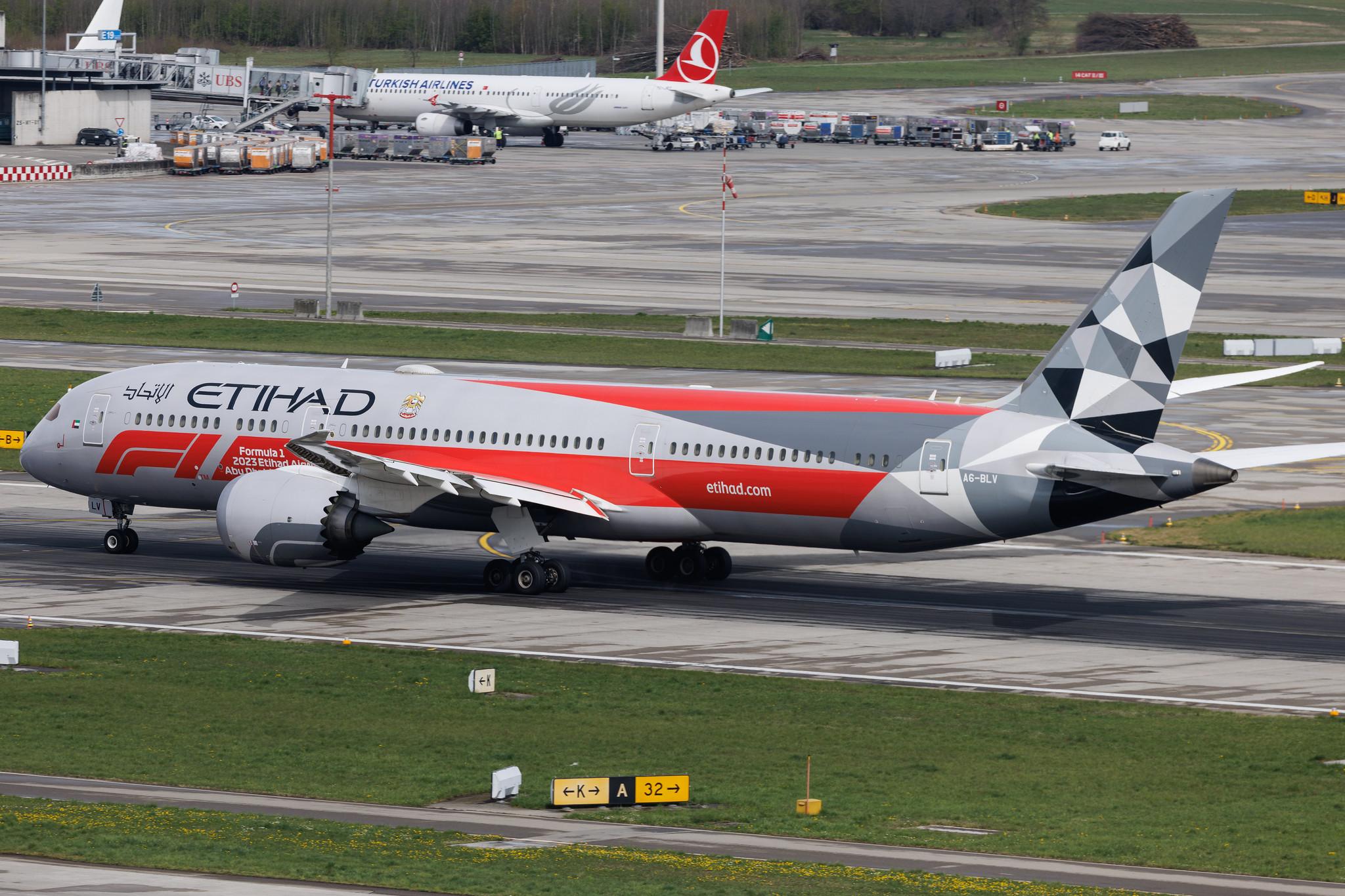 Flughafen Zürich: Etihad Airways (EY / ETD) | Livery: Abu Dhabi Grand Prix Livery | Boeing 787-9 Dreamliner B789 | A6-BLV | MSN 39676