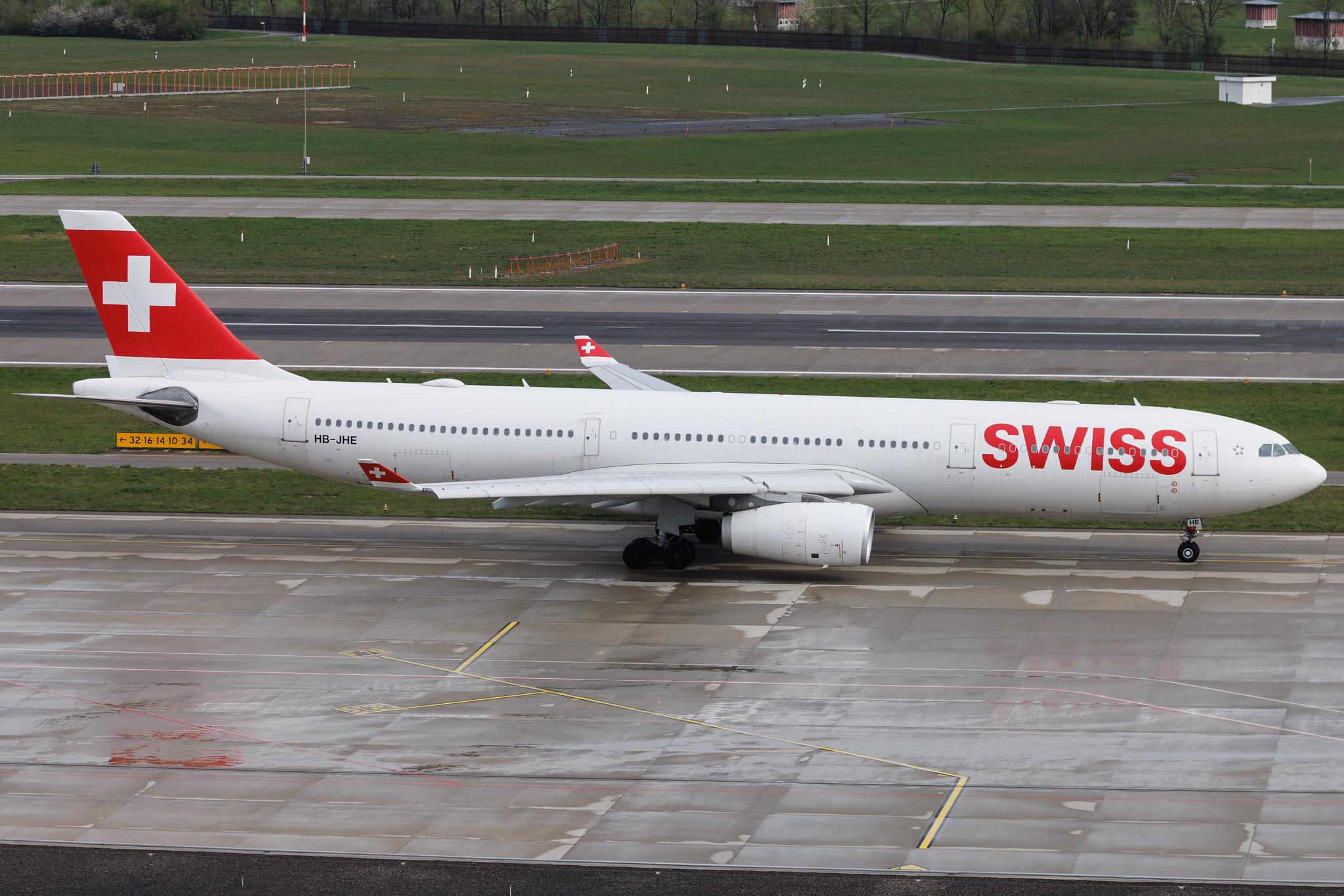 Flughafen Zürich: Swiss (LX / SWR) | Airbus A330-343 A333 | HB-JHE | MSN 1084